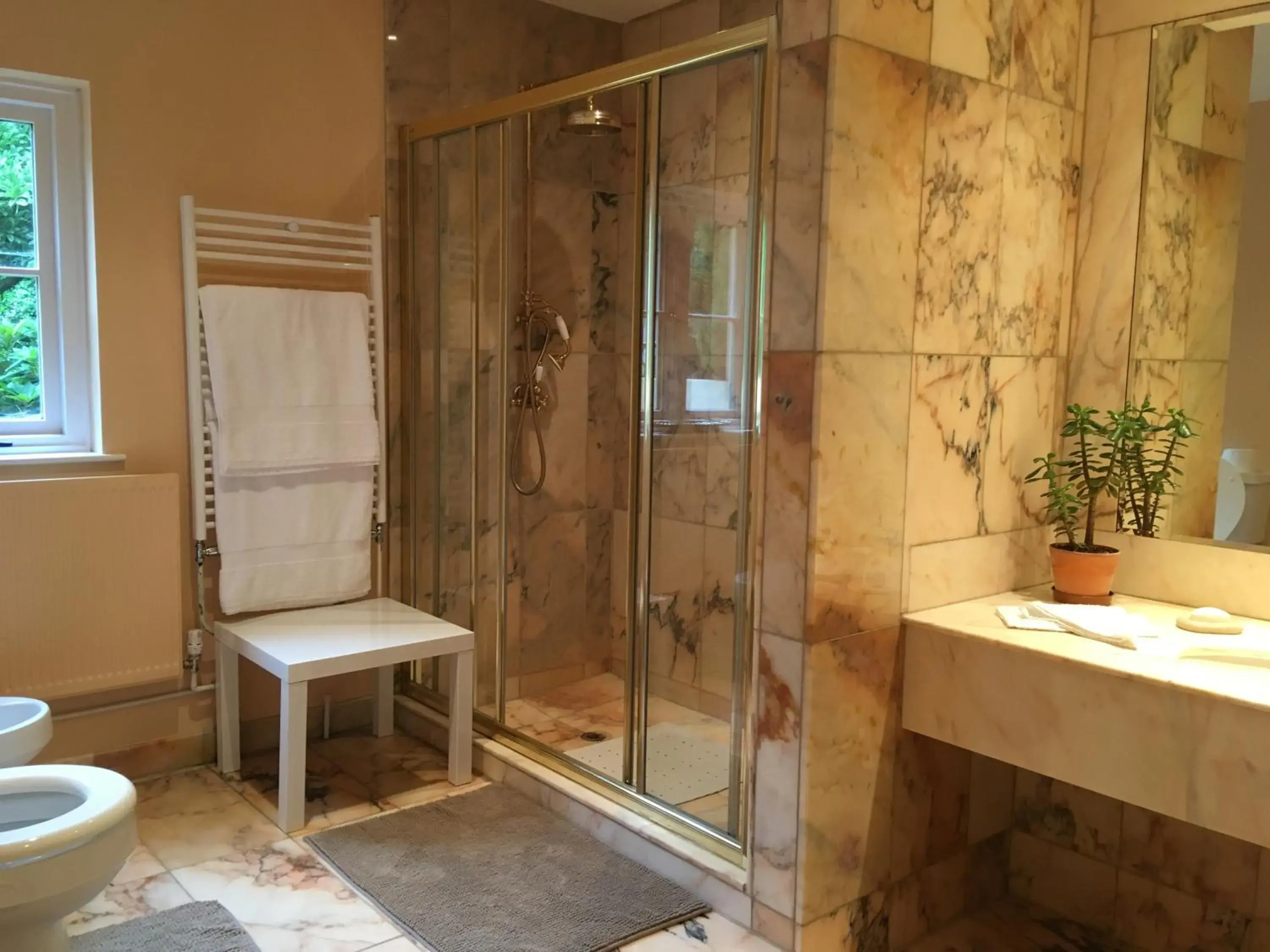 Twin Room with Private Bathroom - single occupancy in Gweebarra Twin Room with Private Bathroom - single occupancy in Gweebarra