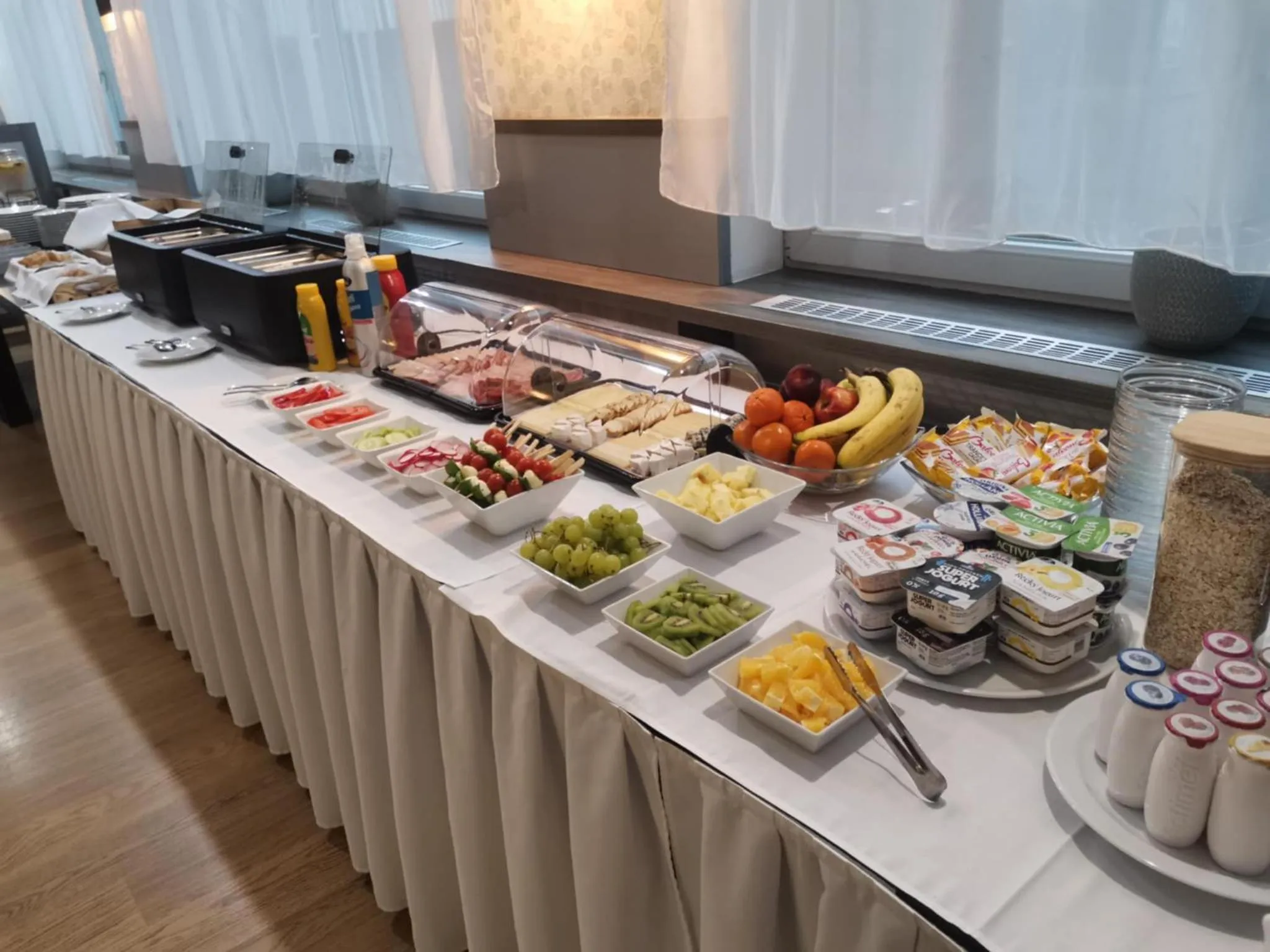 Breakfast in Hotel Monde