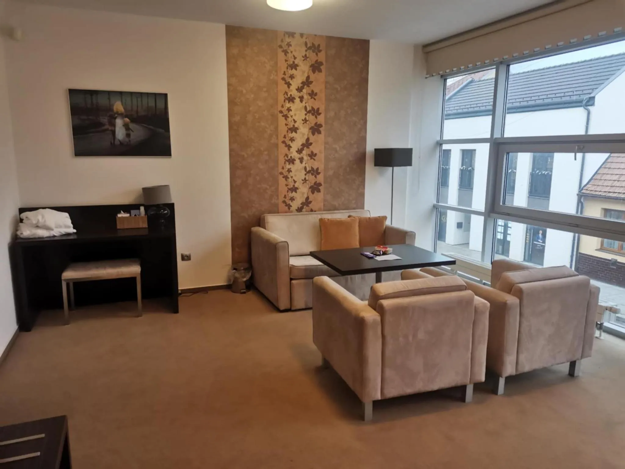 Living room, Bed in Hotel Monde