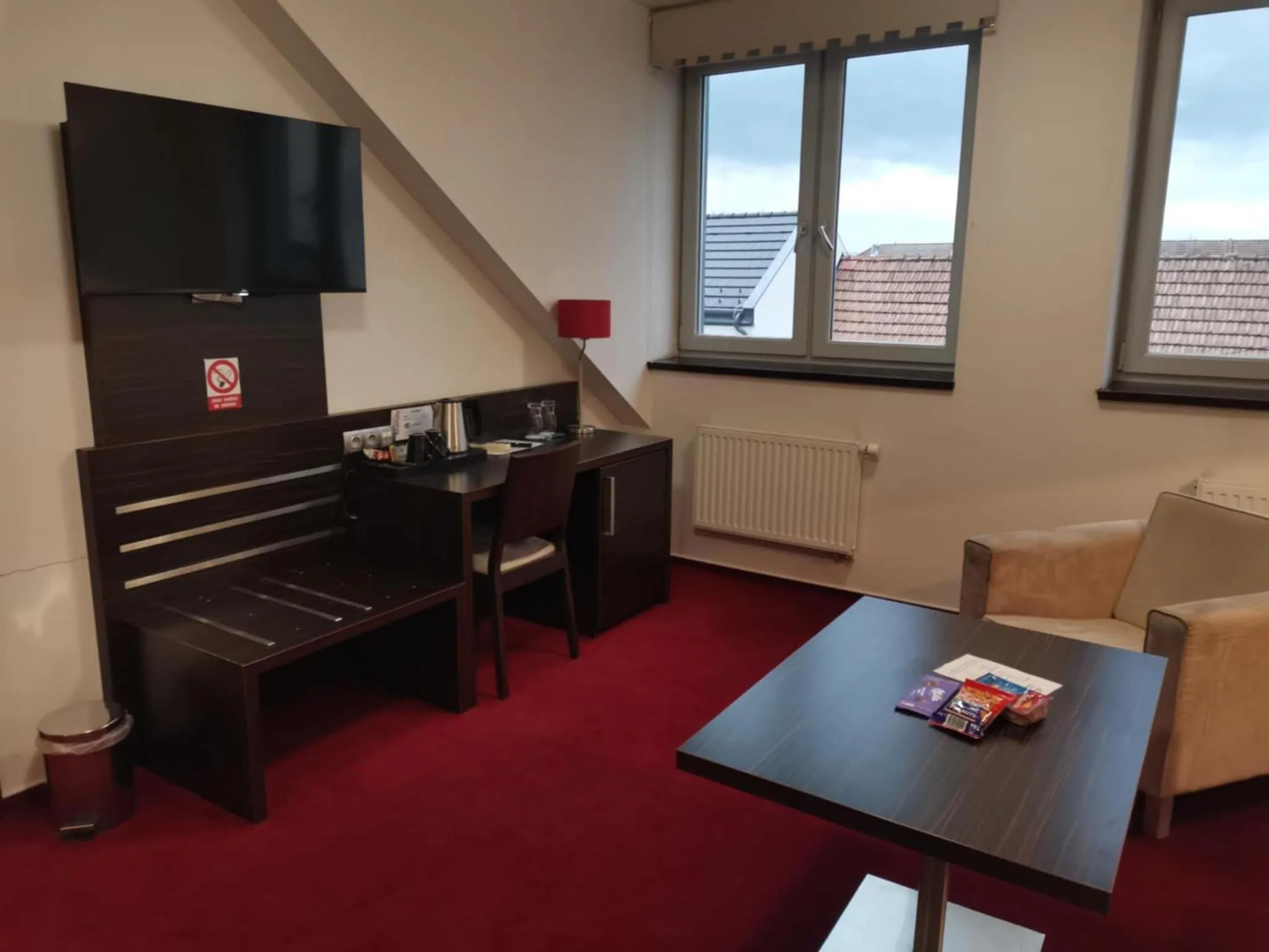 Seating area in Hotel Monde