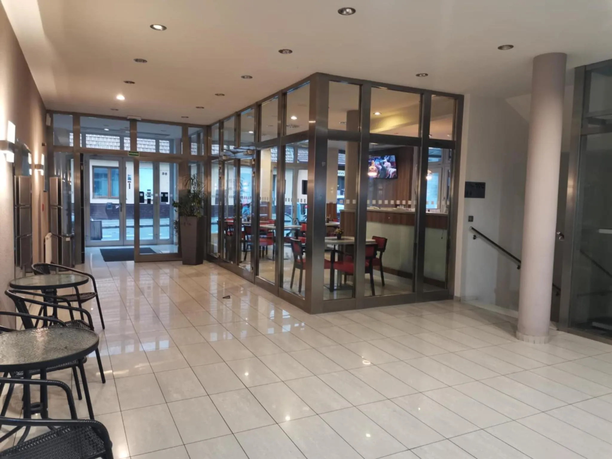 Property building in Hotel Monde