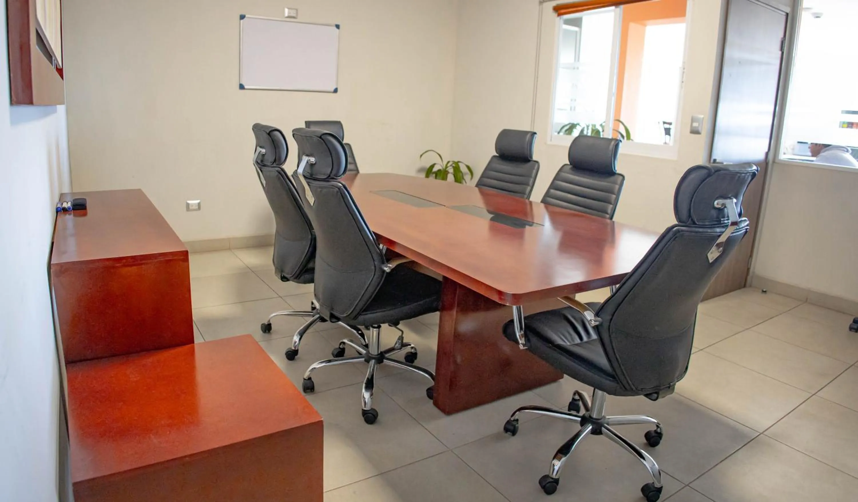 Seating area in Hotel Villa Express Durango