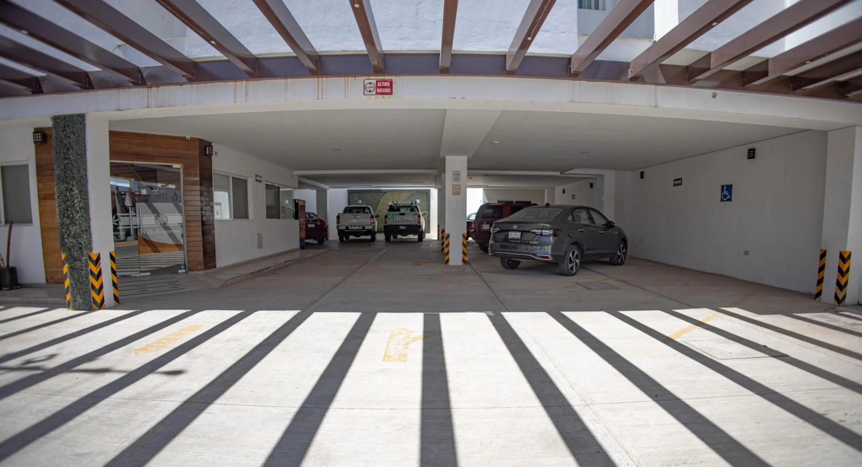 Parking in Hotel Villa Express Durango