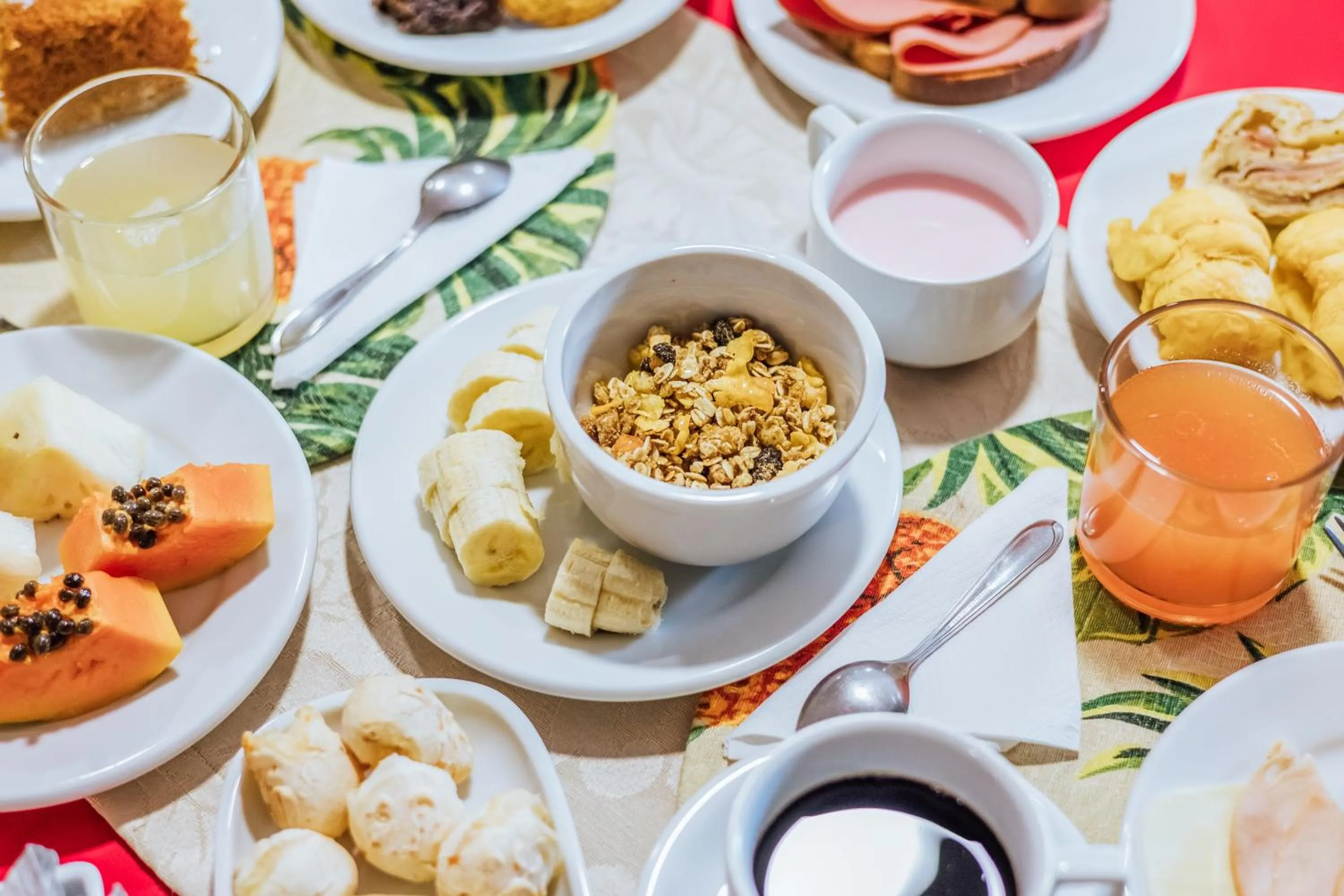 Breakfast in VELINN Pousada Casa de Pedra Ilhabela