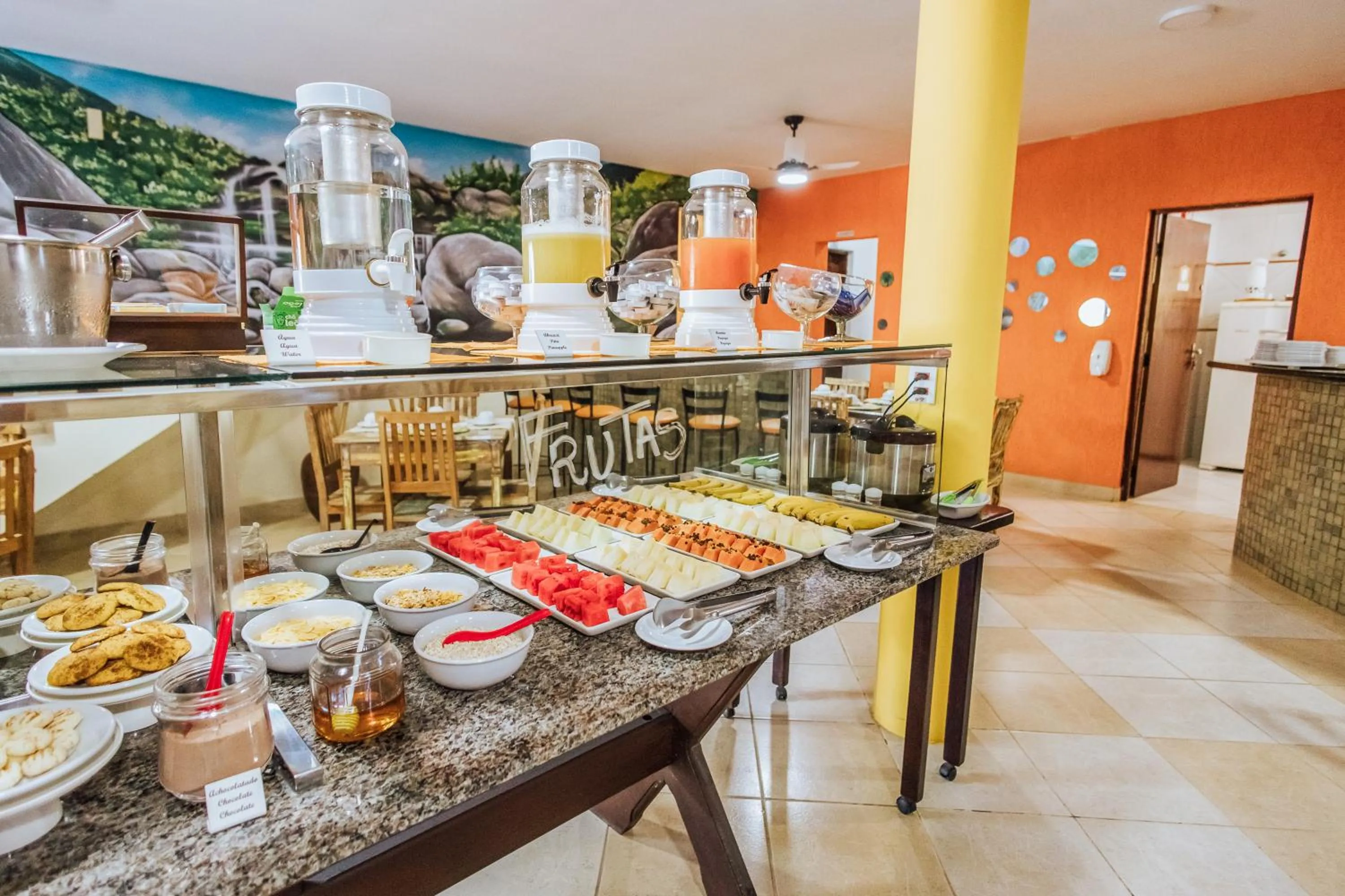 Food and drinks in VELINN Pousada Casa de Pedra Ilhabela