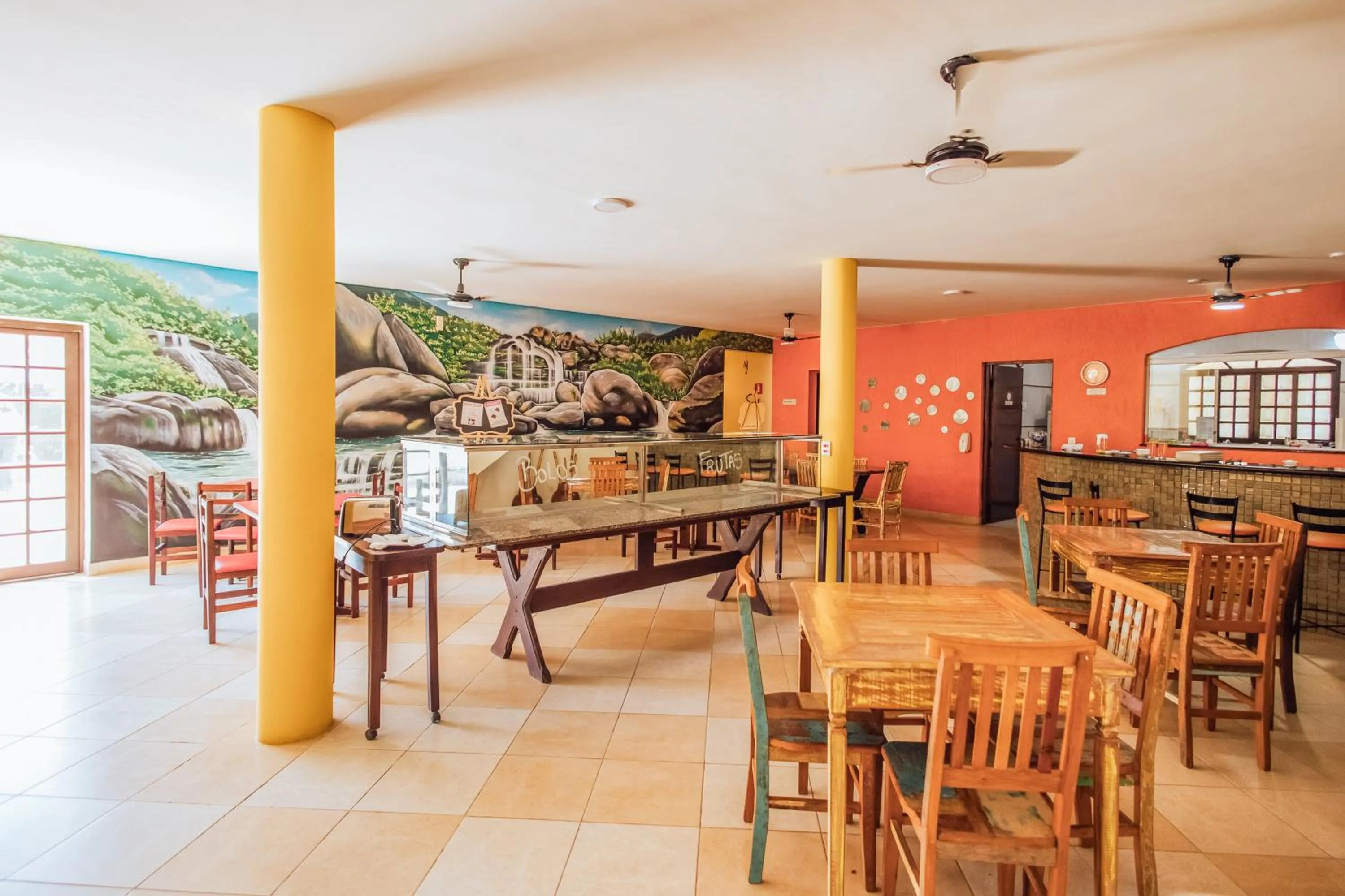 Dining area in VELINN Pousada Casa de Pedra Ilhabela
