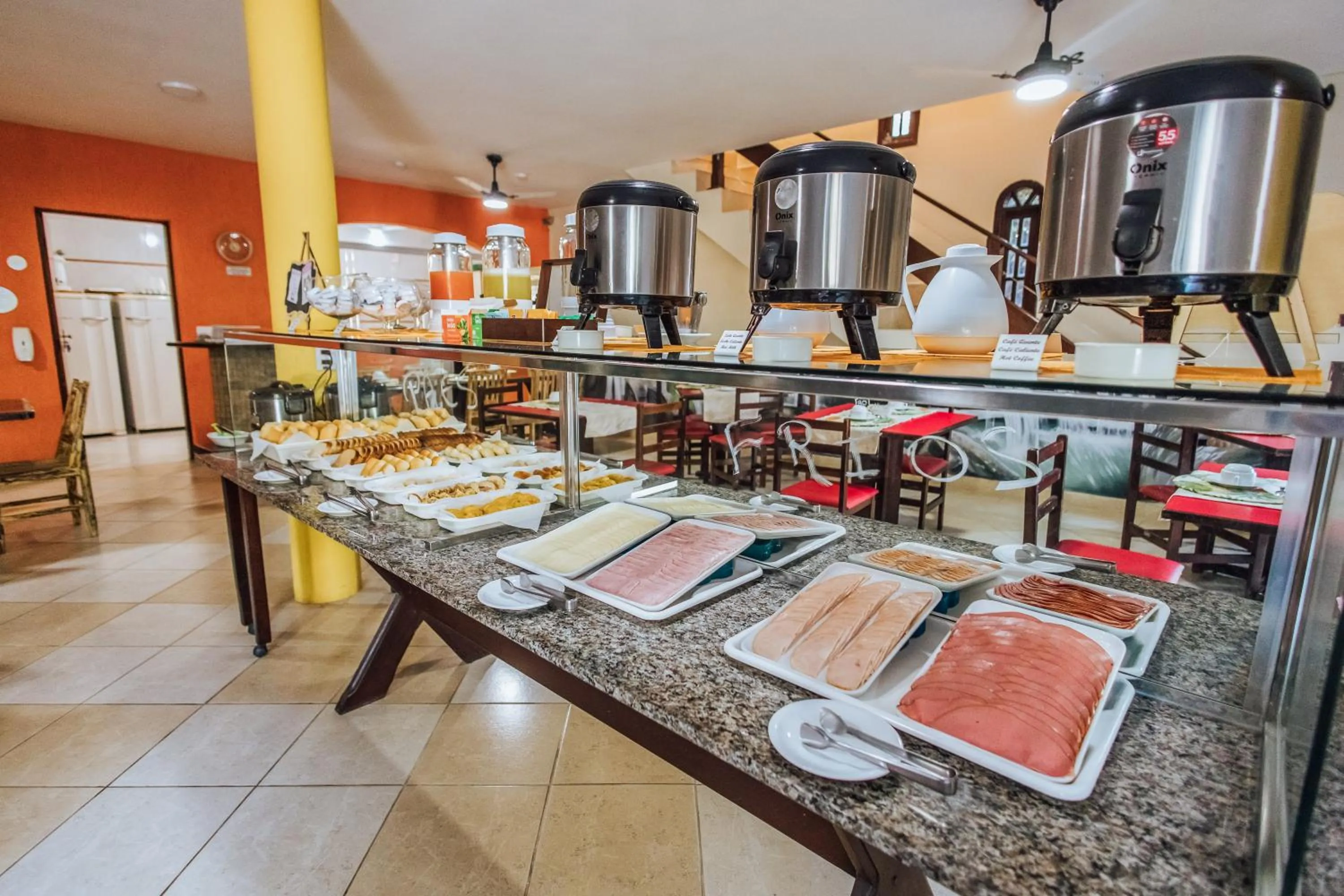 Buffet breakfast in VELINN Pousada Casa de Pedra Ilhabela