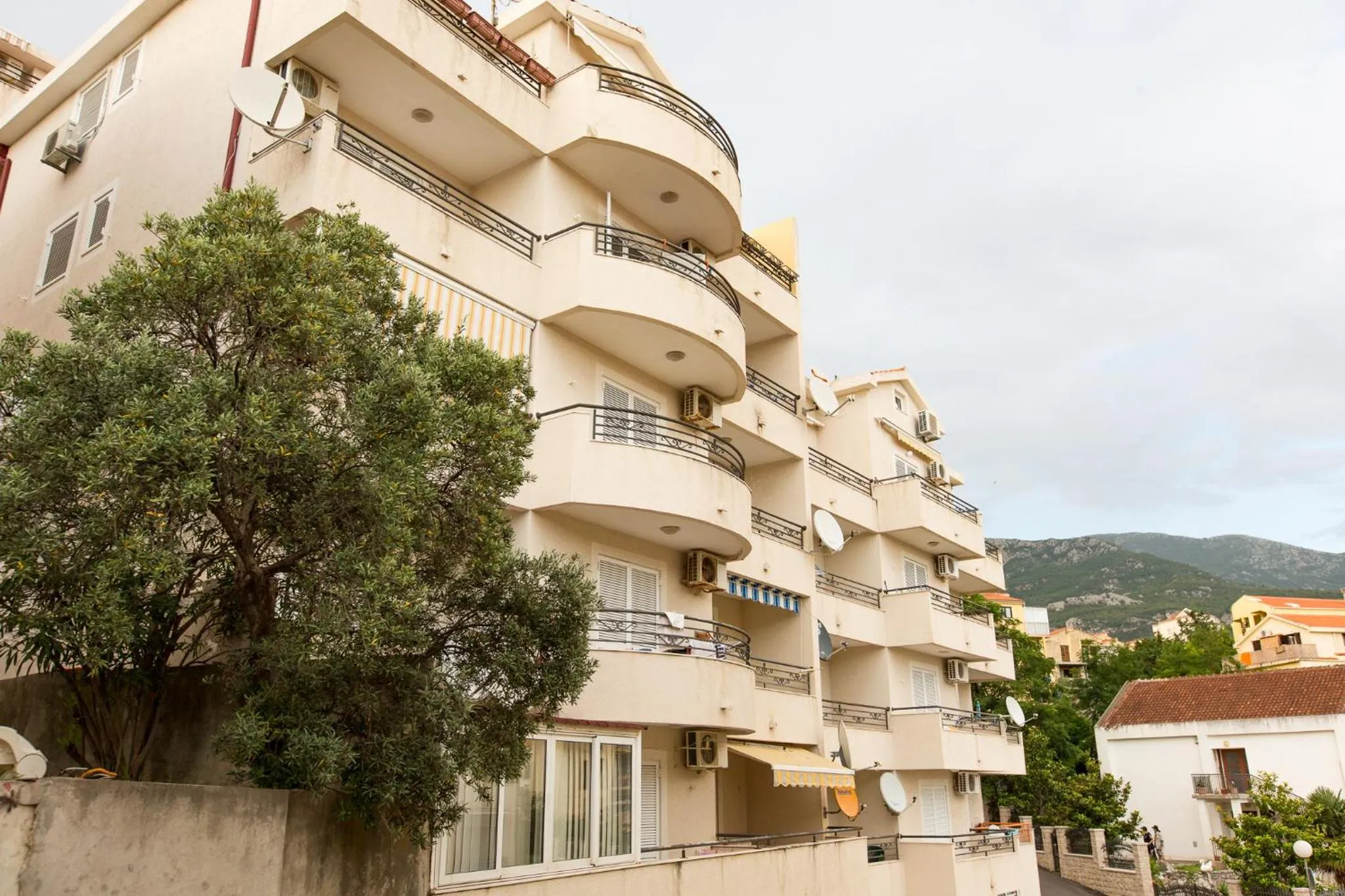 Apartments Alesia Bečići