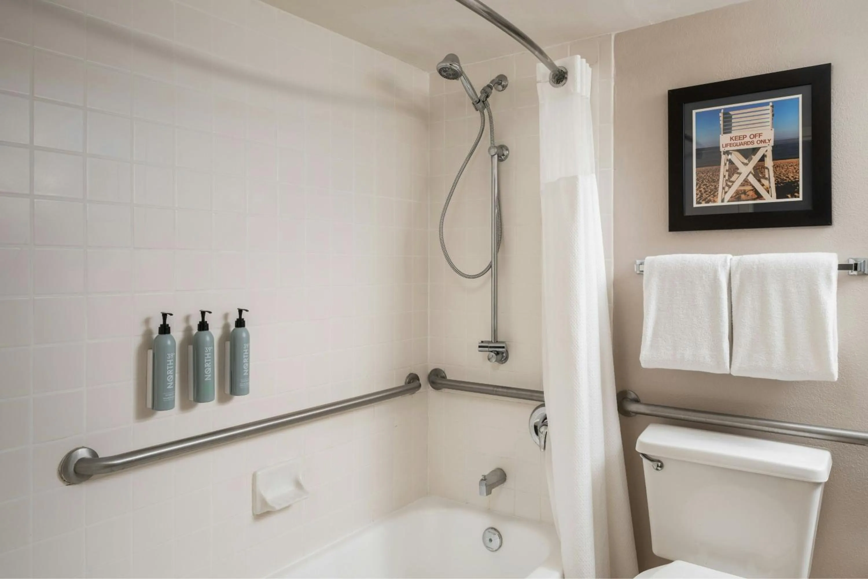 Bathroom in Courtyard by Marriott Key Largo