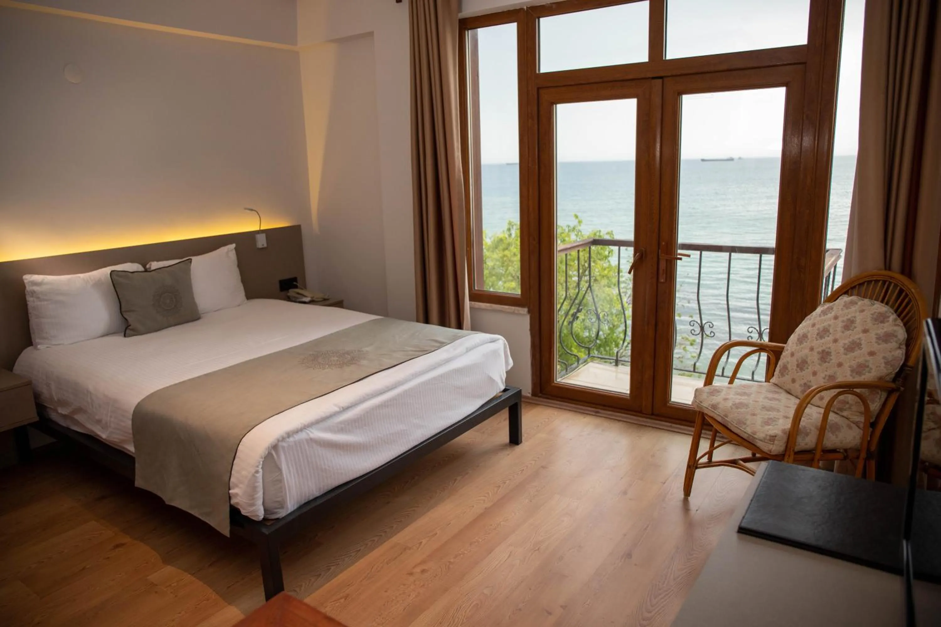 Balcony/Terrace, Bed in Sinop Antik Otel
