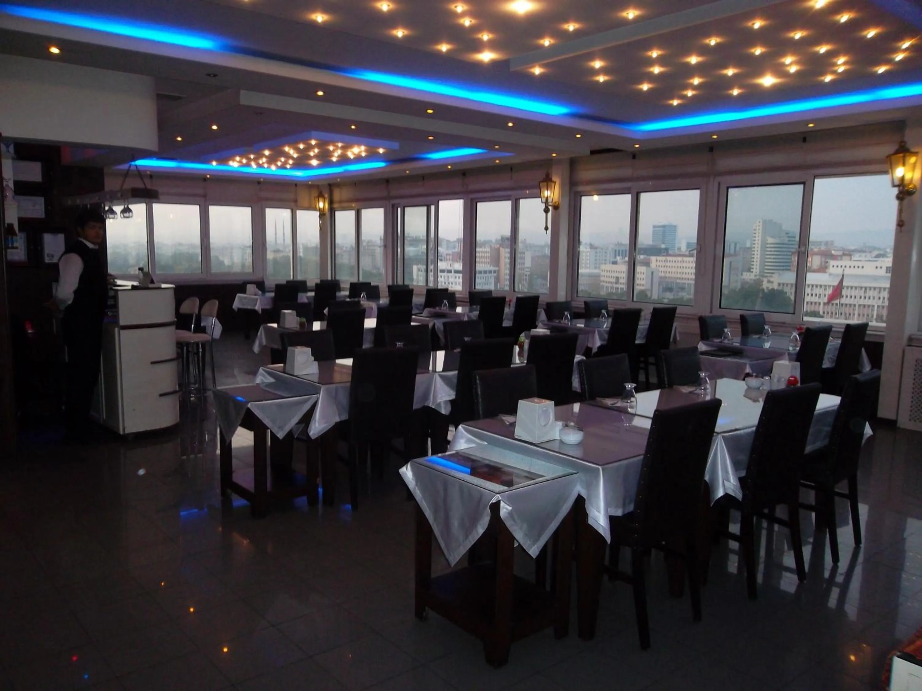 Restaurant/places to eat in Kucuk Velic Hotel