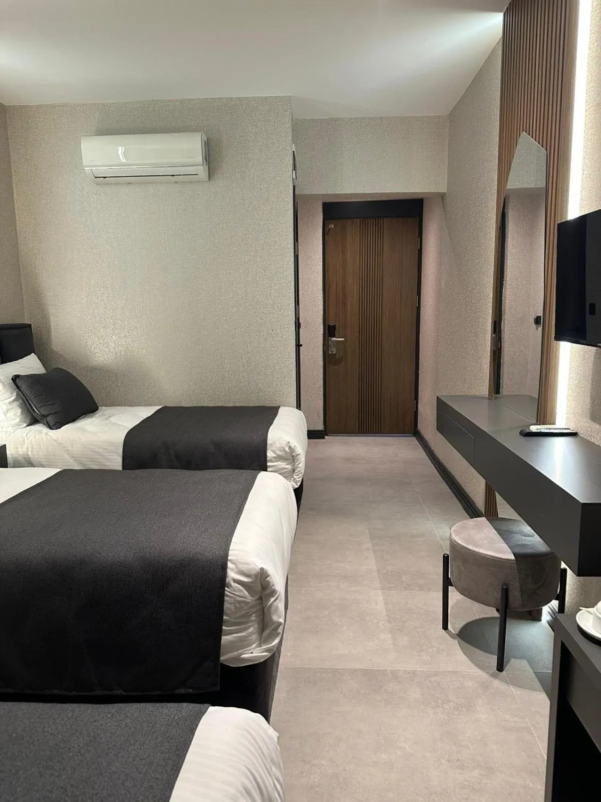 Property building, Bed in Kucuk Velic Hotel