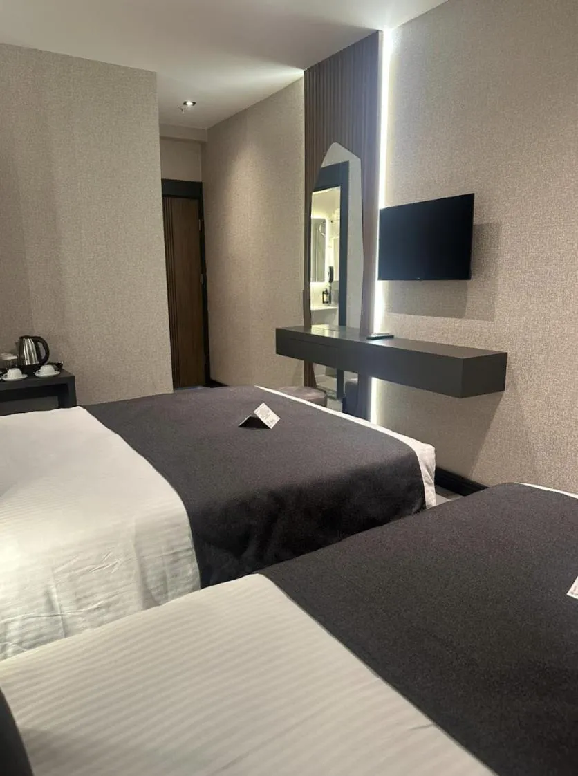 Bedroom, Bed in Kucuk Velic Hotel