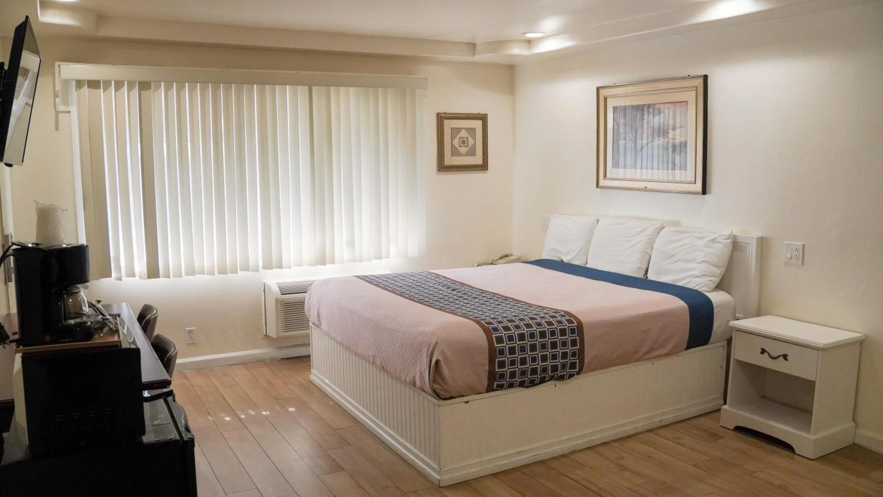 777 Motor Inn