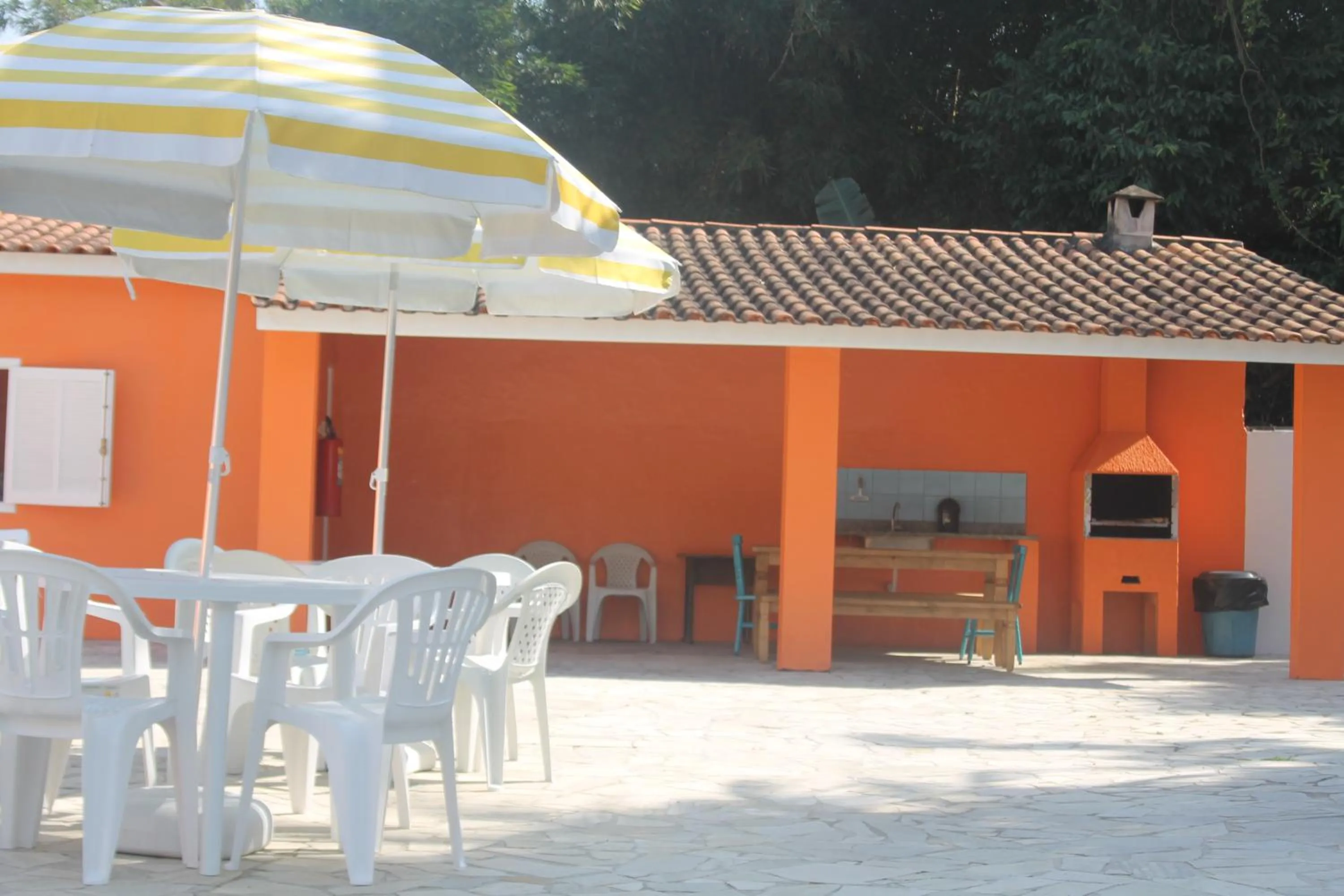 BBQ facilities in Pousada Sol do Araçá