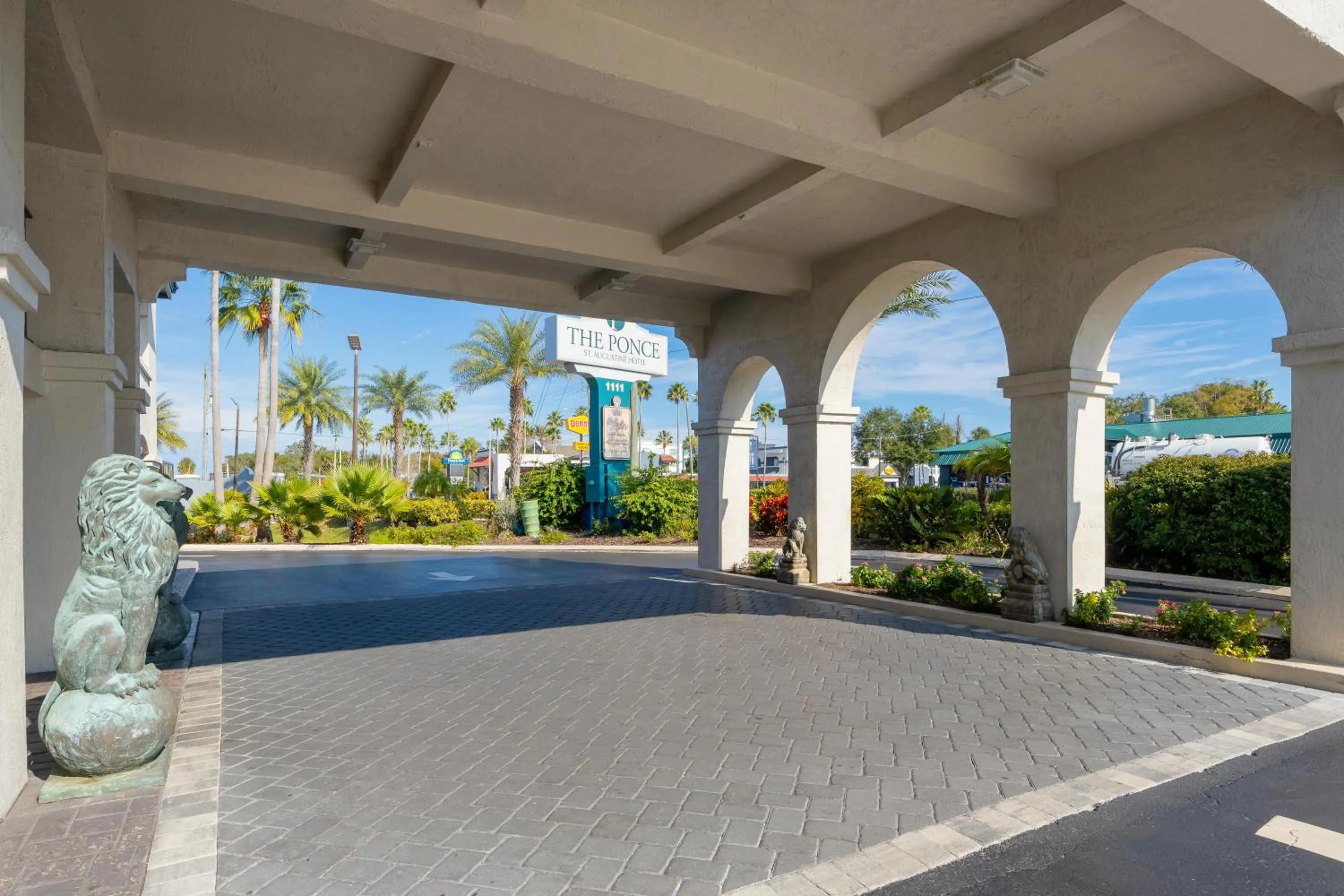 Facade/entrance in The Ponce St. Augustine Hotel