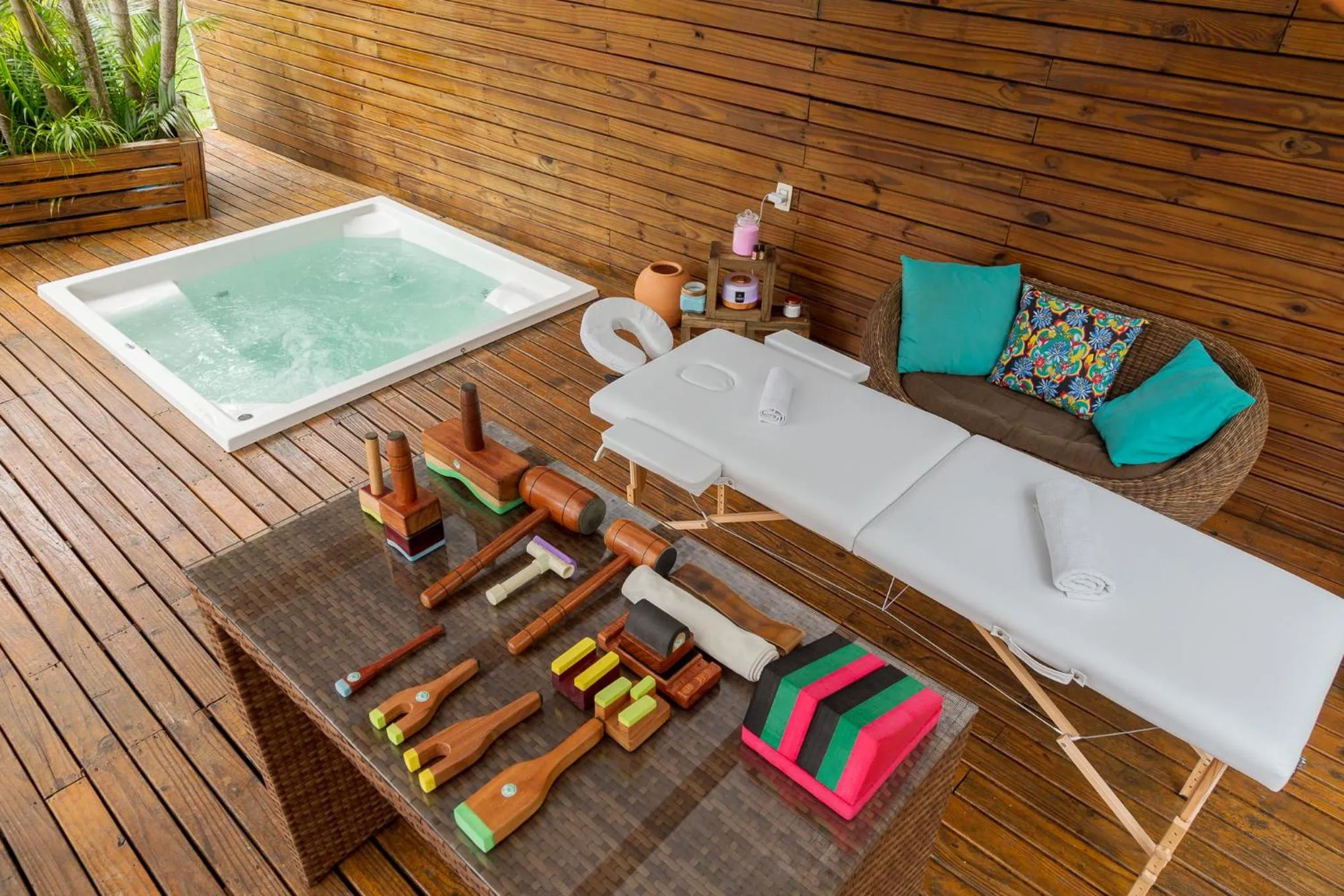 Hot Tub in Eco Hotel Oceanomare