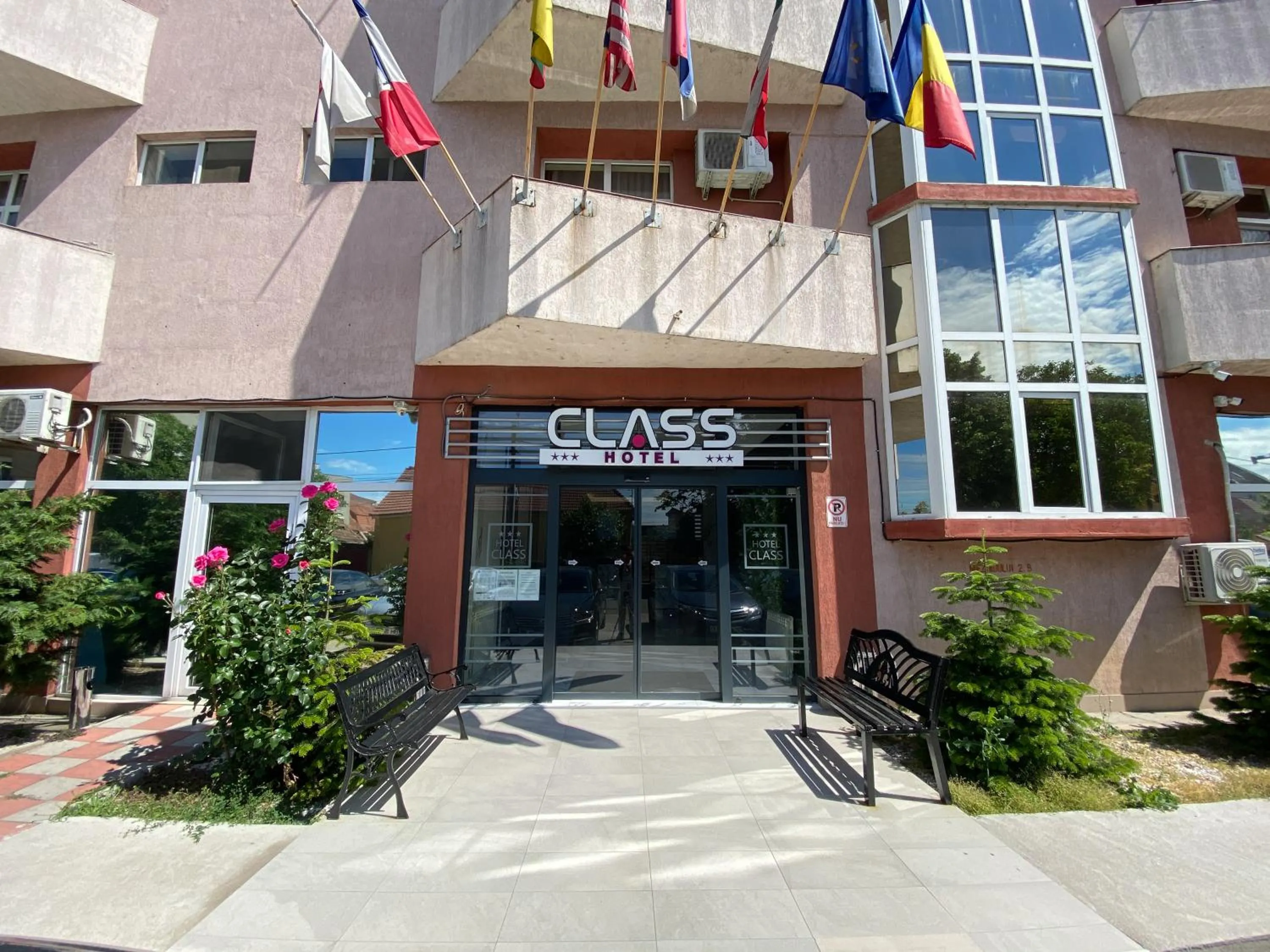 Facade/entrance in Hotel Class