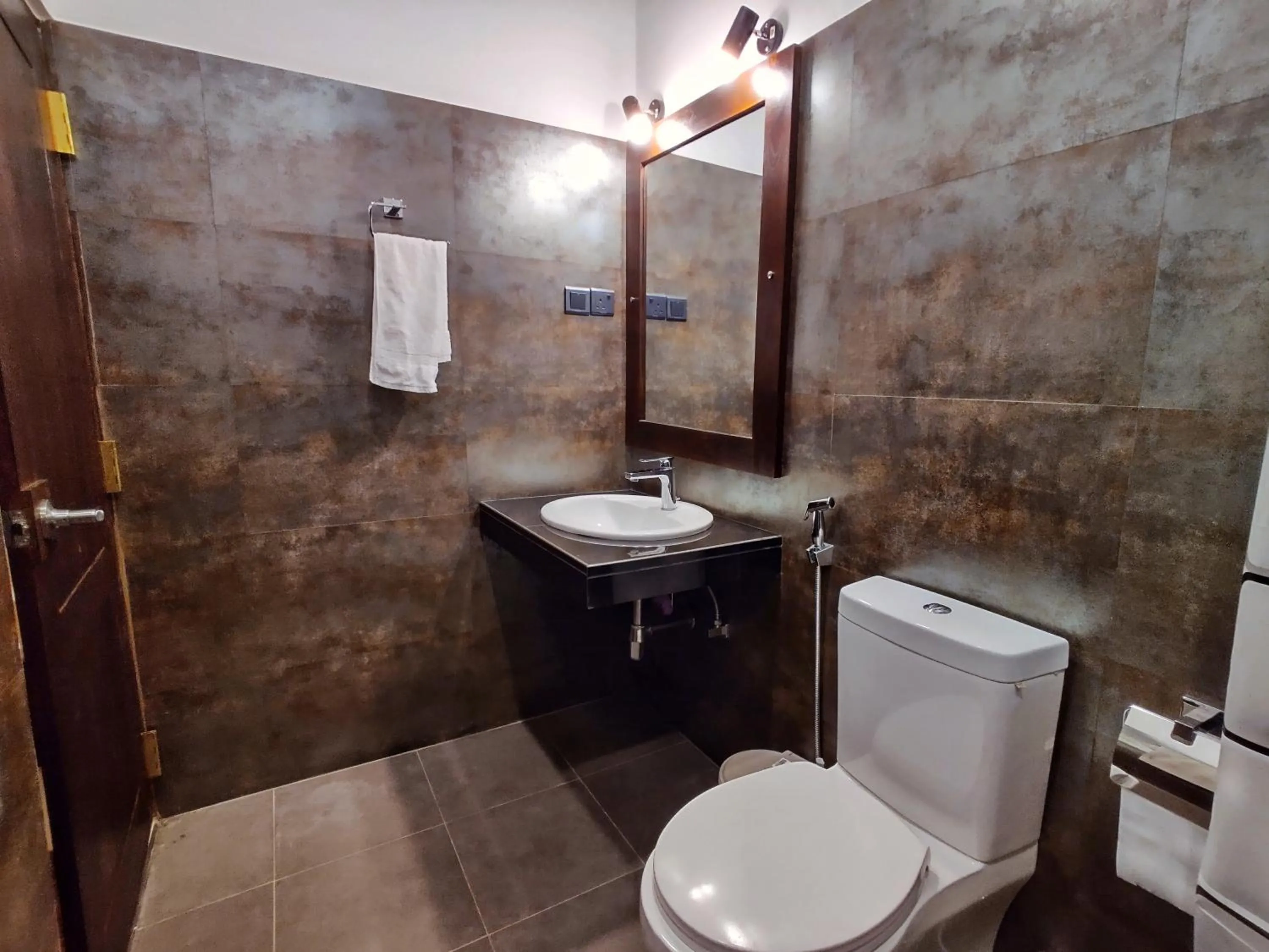 Toilet in Sigiri Shen Residence