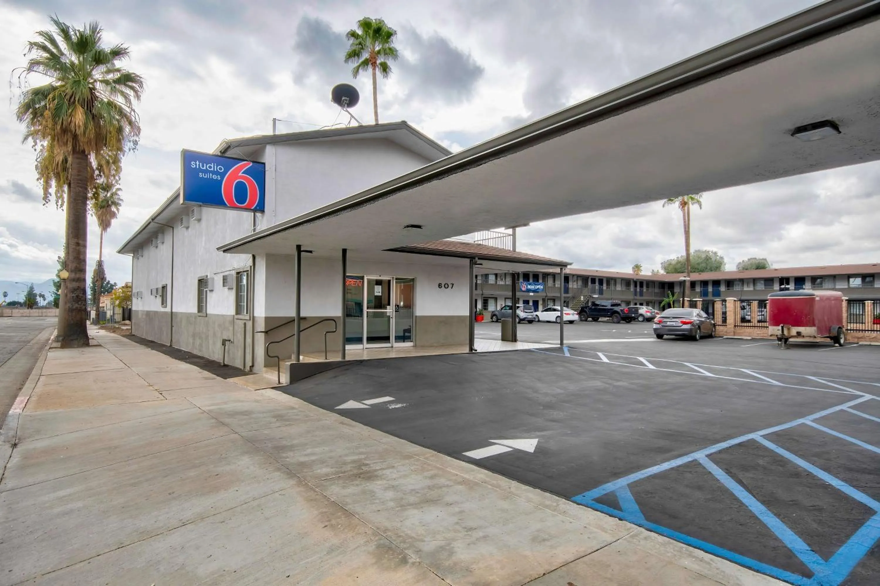 Property building in Studio 6 Suites San Bernardino, CA