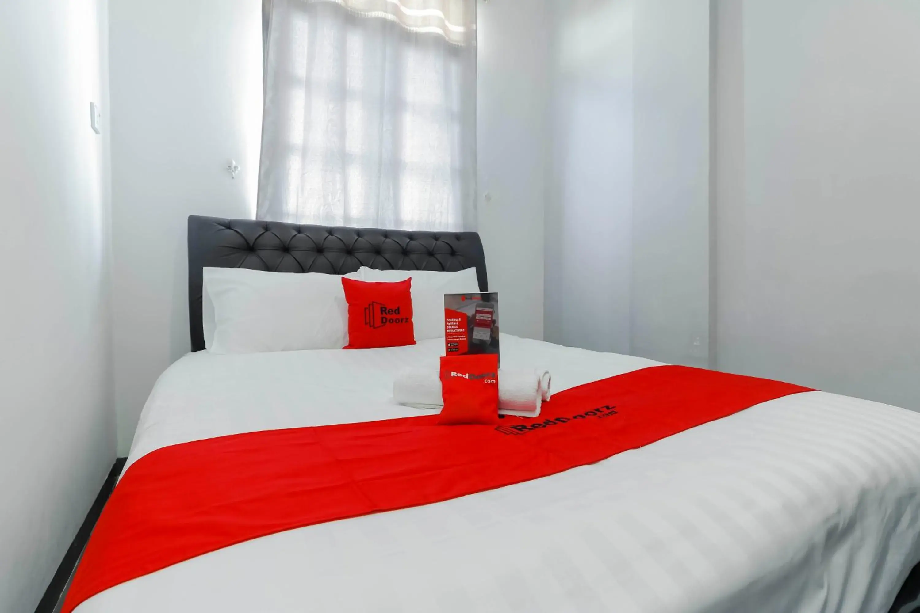 RedDoorz Double Room in RedDoorz Plus near Batam City Square RedDoorz Double Room in RedDoorz Plus near Batam City Square