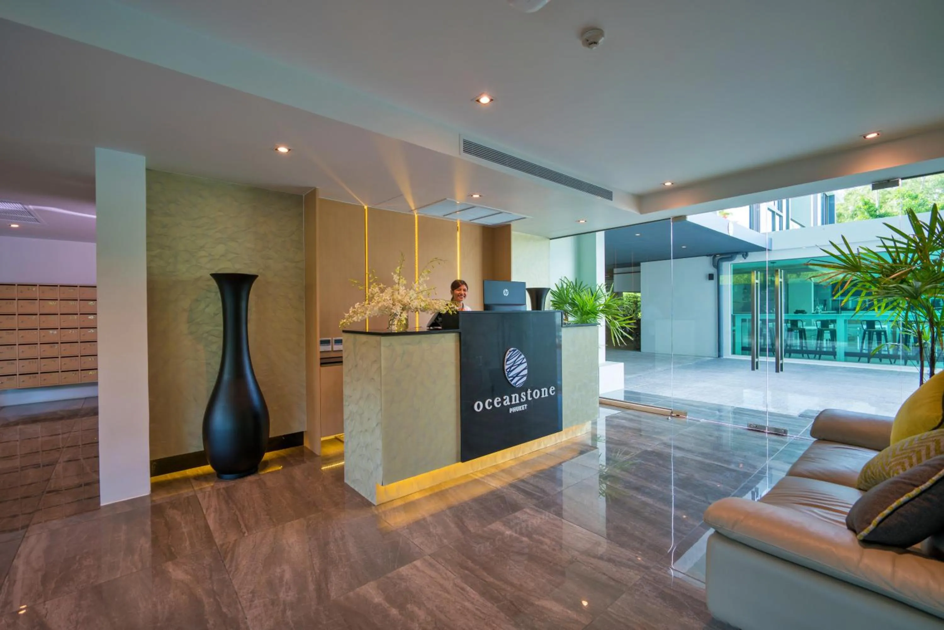 Lobby or reception in Oceanstone by RESAVA