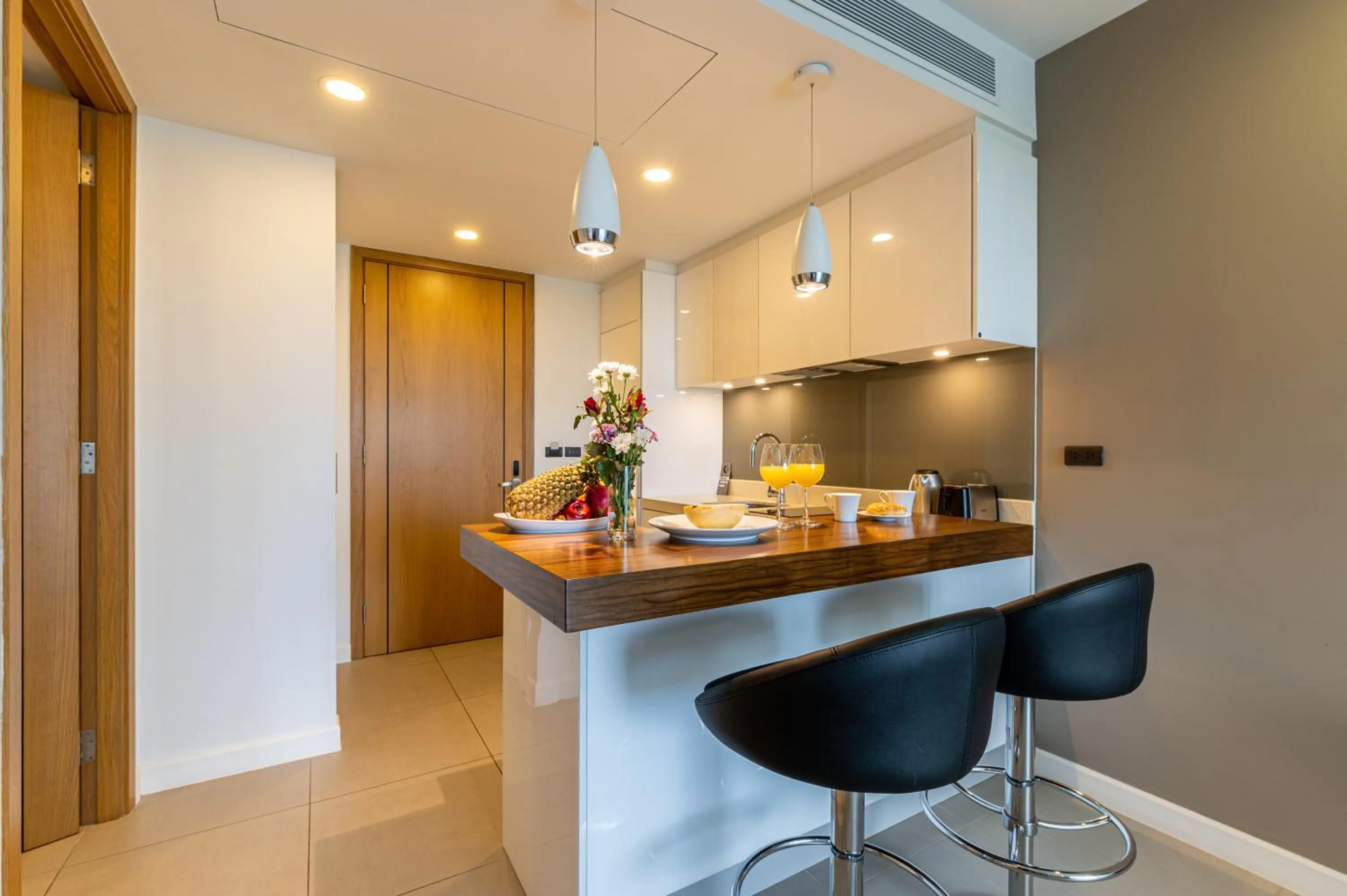 kitchen in Oceanstone by RESAVA