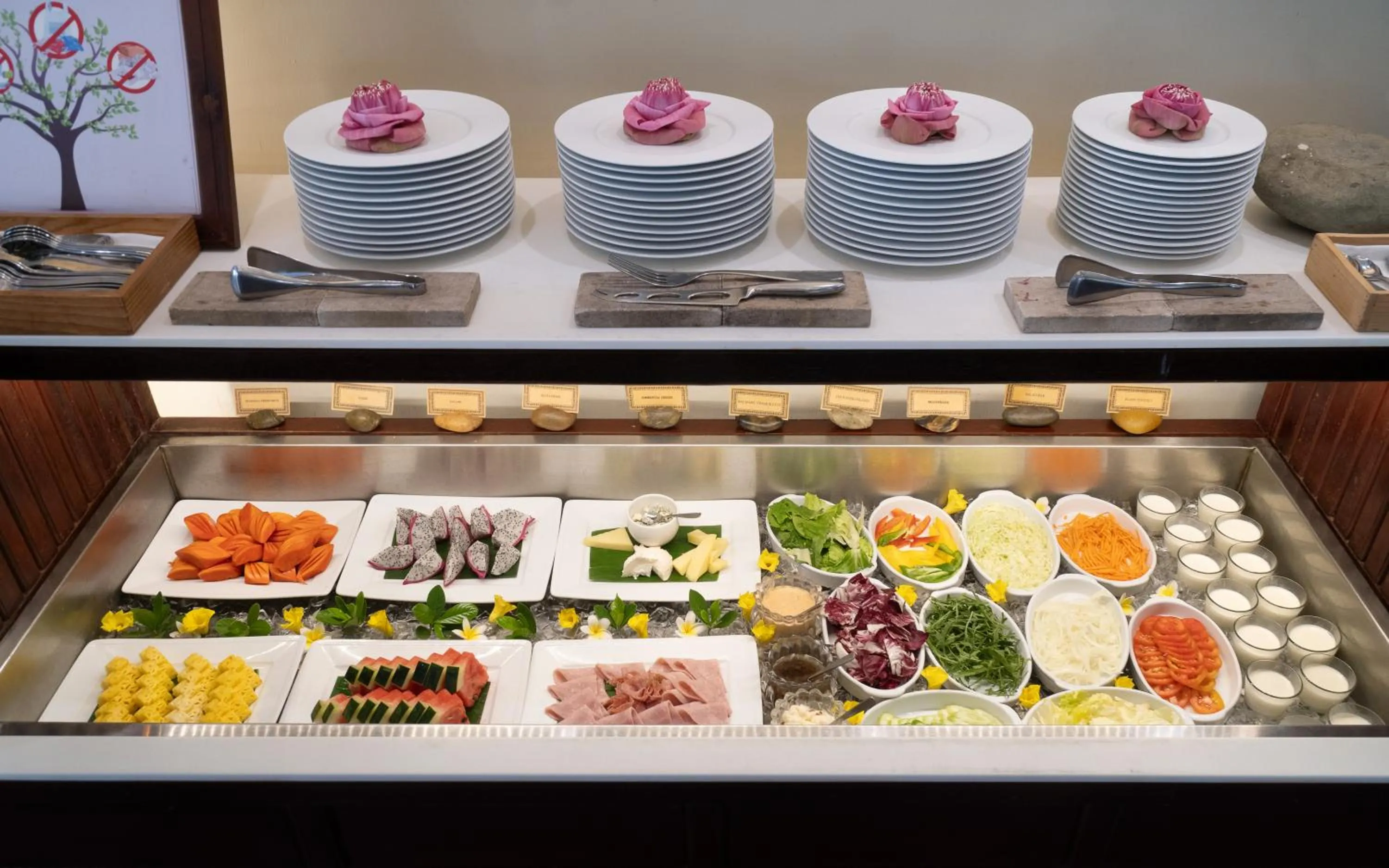 Buffet breakfast in Memoire Palace Resort & Spa