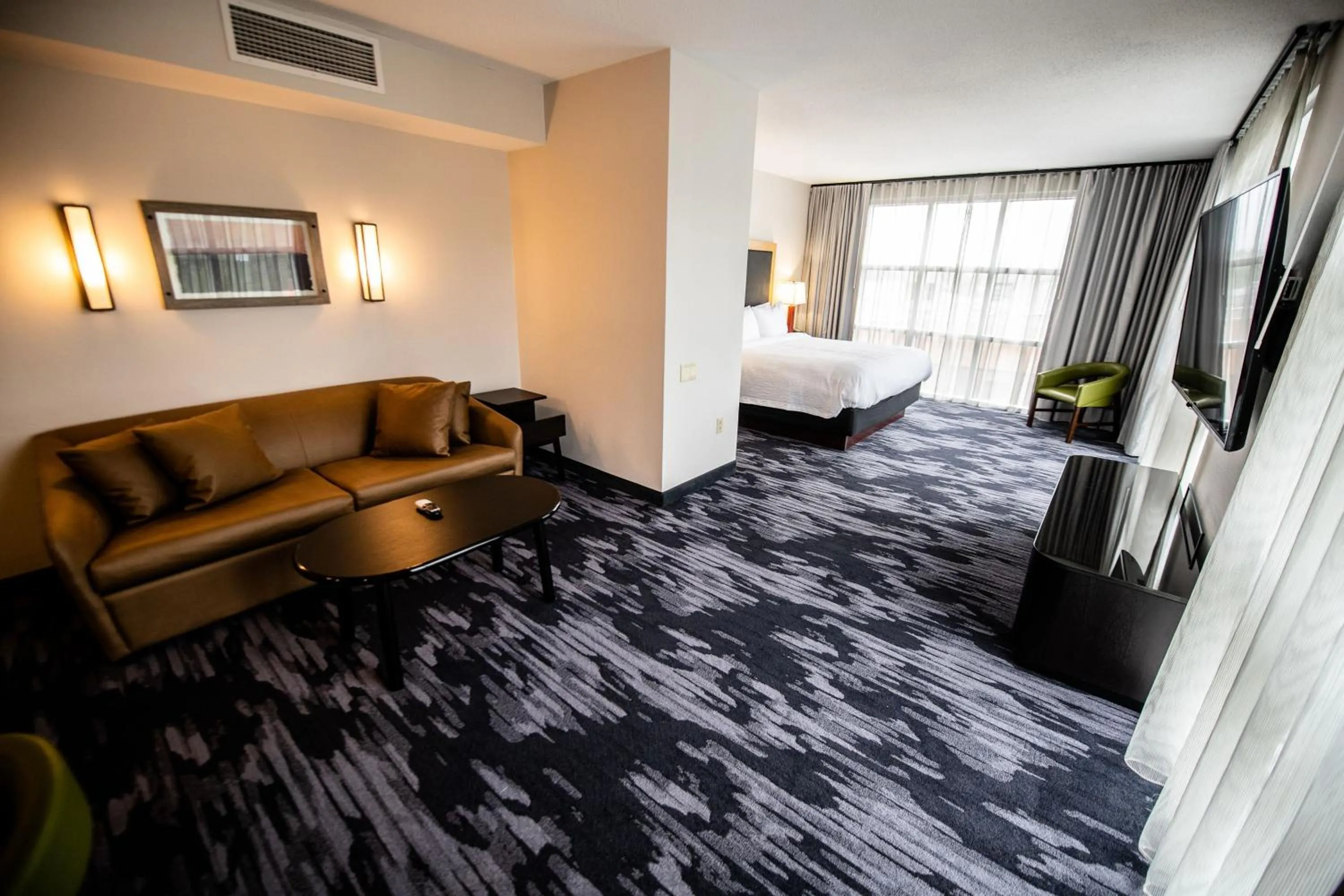 Photo of the whole room, Bed in Fairfield by Marriott Inn & Suites Washington Casino Area