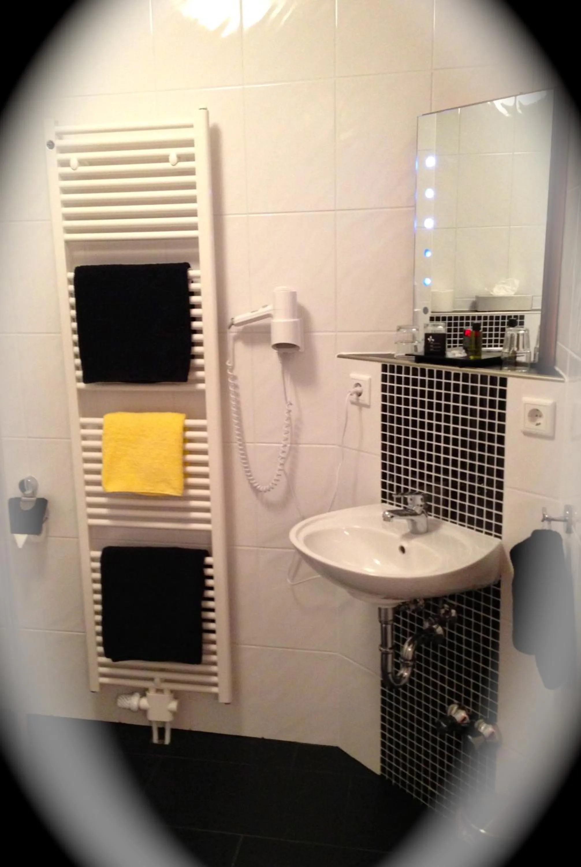 Bathroom in Hotel zur Wasserburg