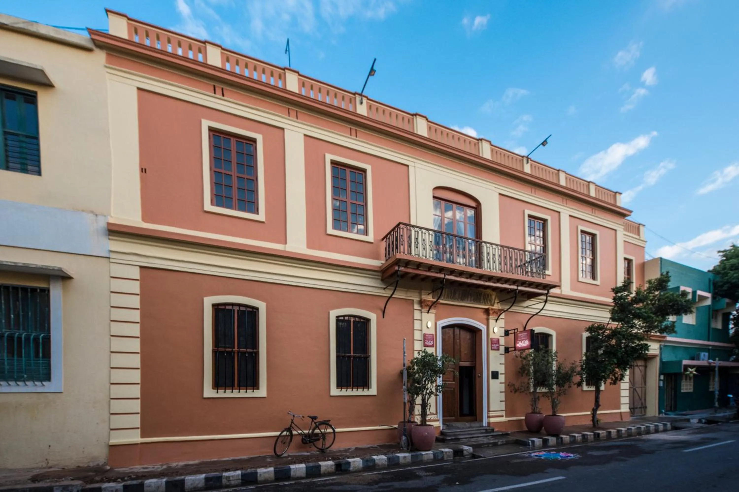 Property building in Dune de L'orient