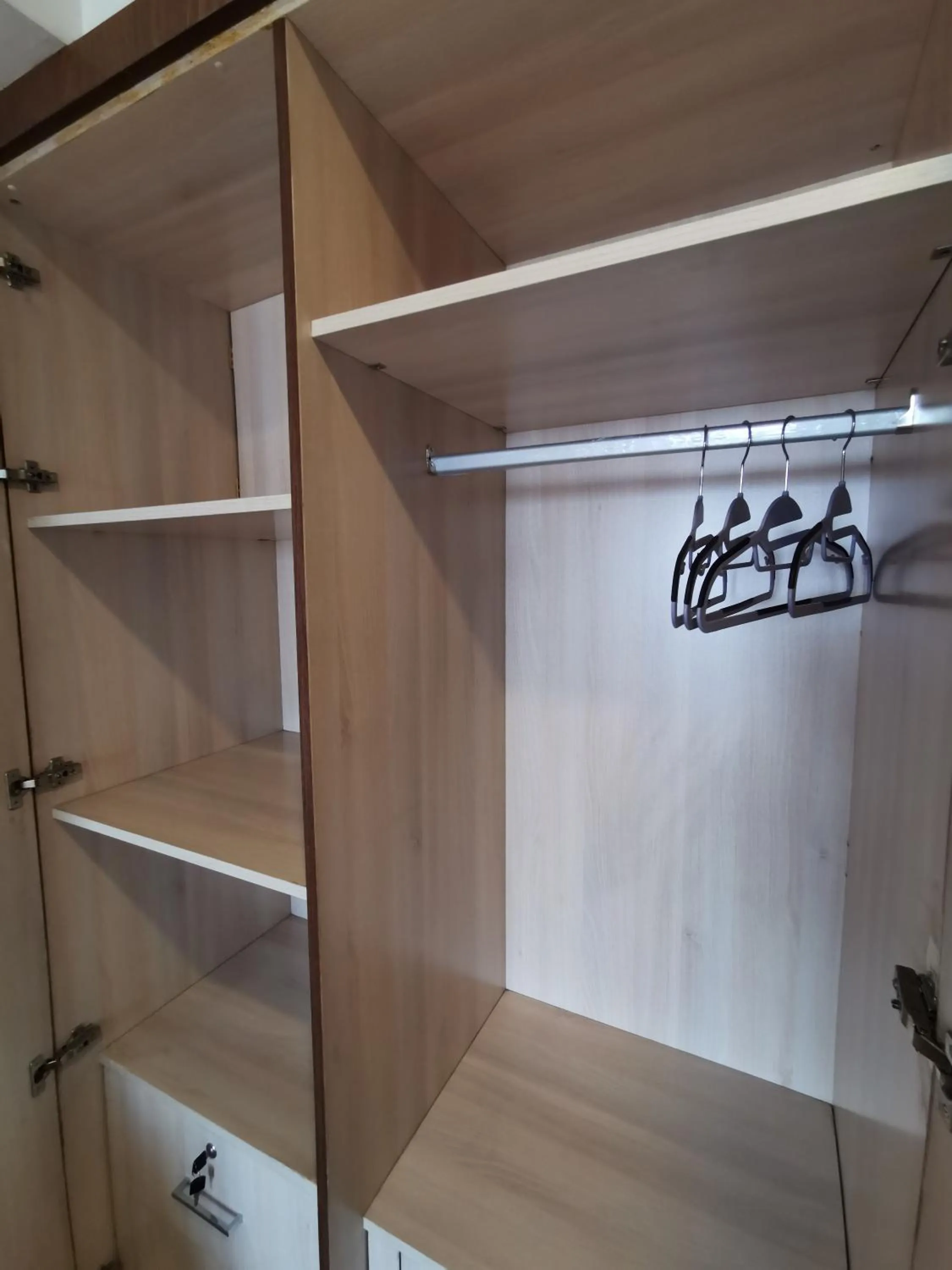 wardrobe in Warhol Residence Semarang Simpang Lima