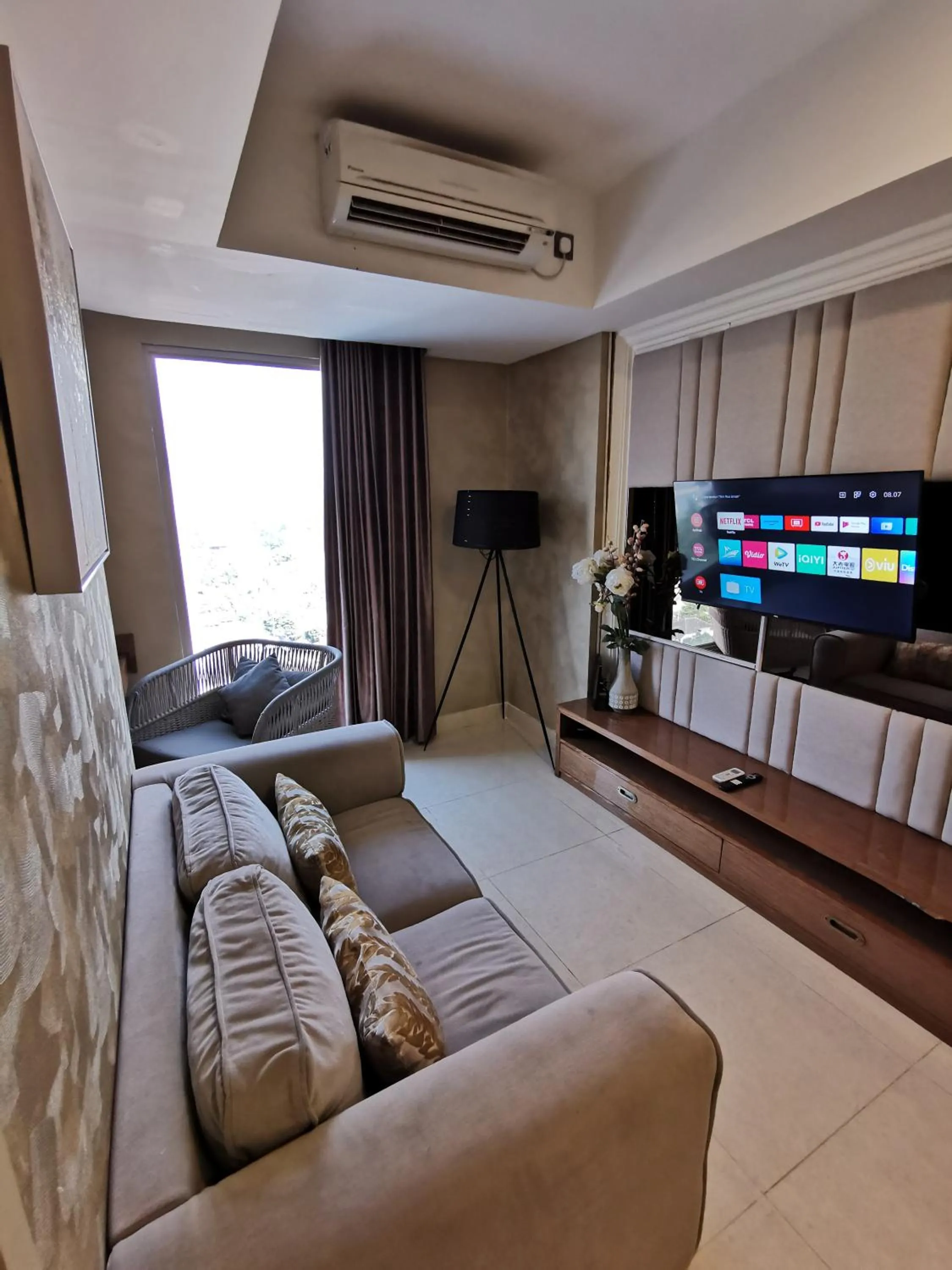 TV and multimedia in Warhol Residence Semarang Simpang Lima