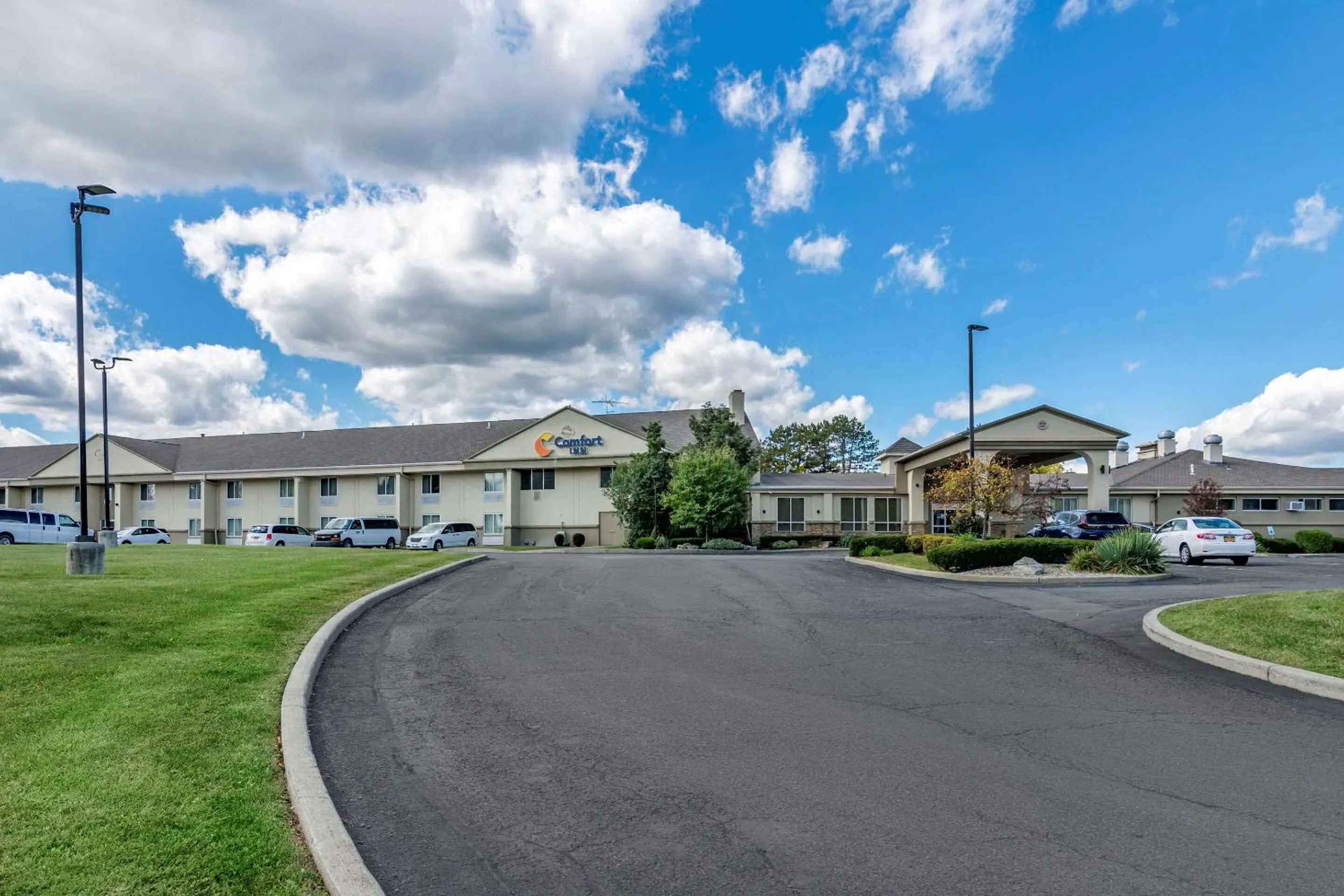 Property building in Comfort Inn Glenmont - Albany South
