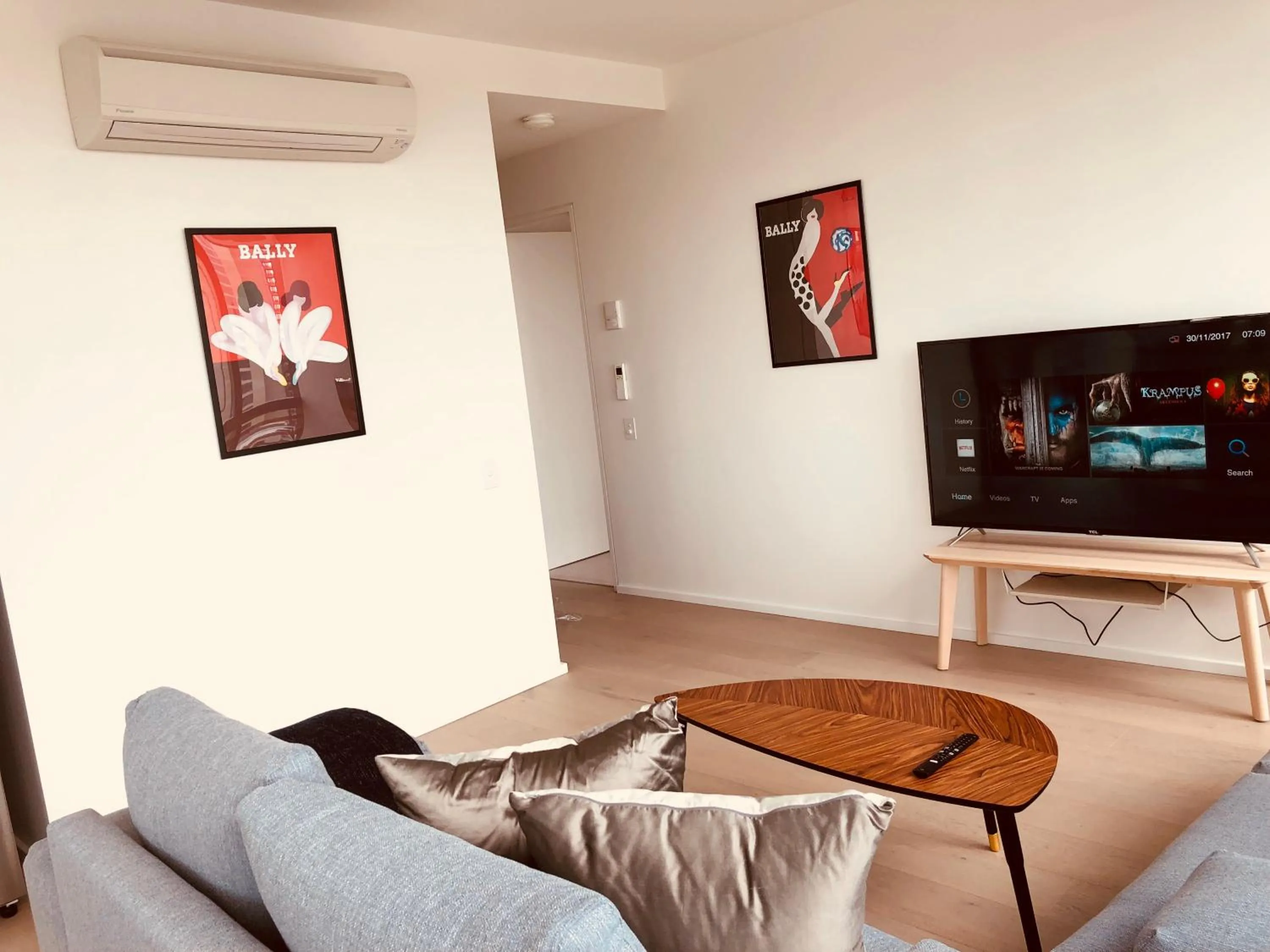 TV and multimedia in Winston Apartments Docklands