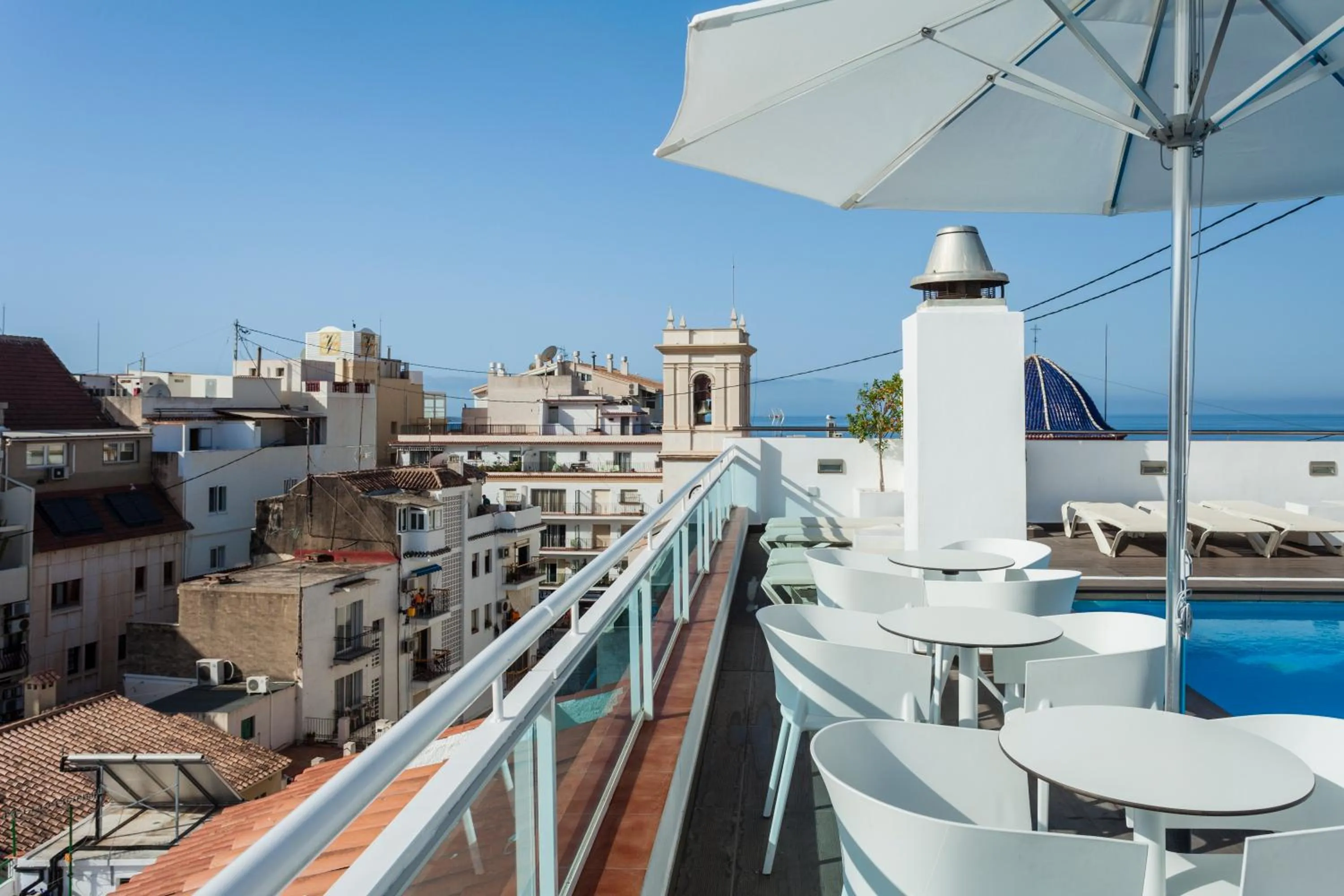 Swimming pool in Hotel Centro Mar