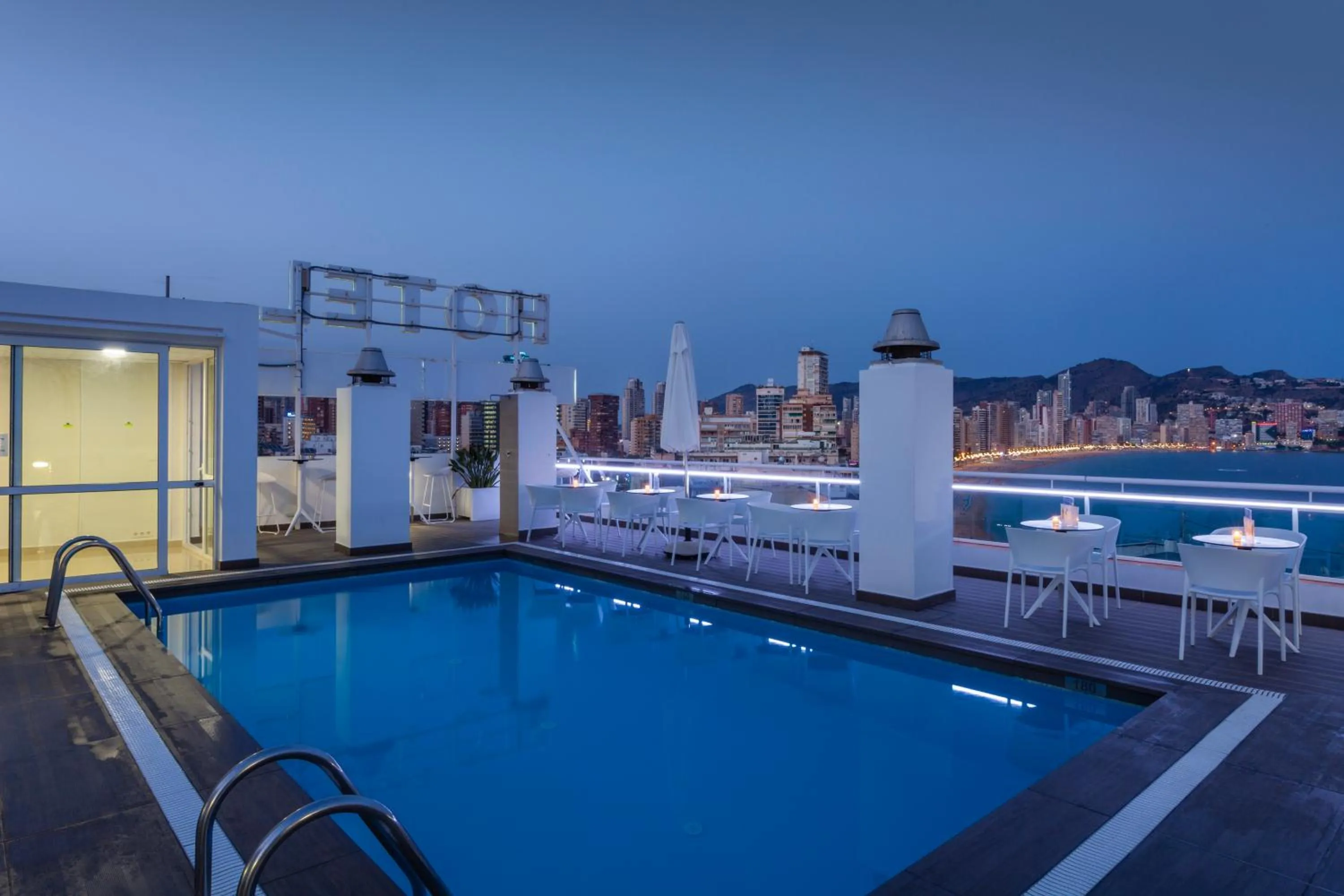 Swimming pool in Hotel Centro Mar