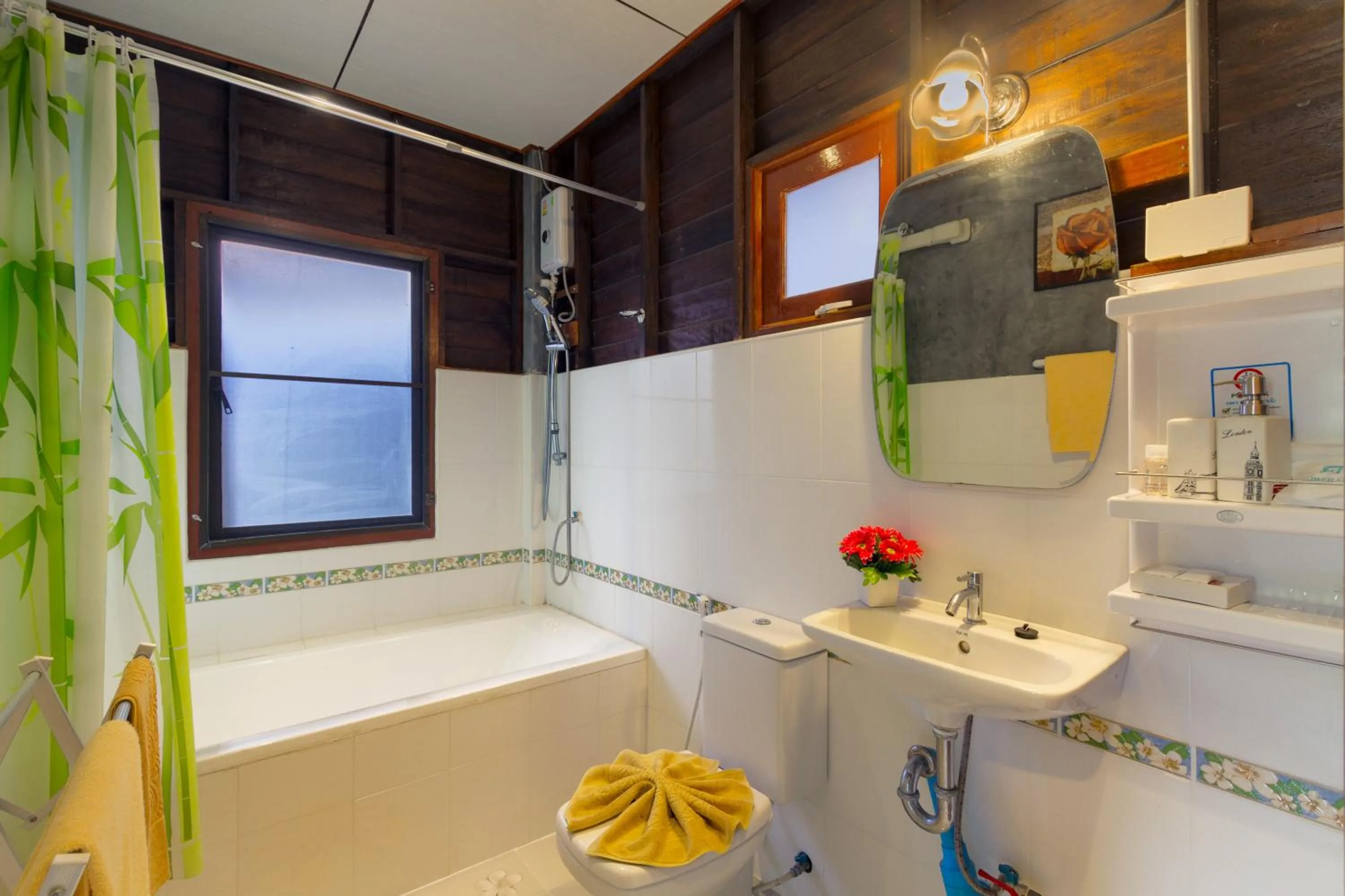 Shower in Kanya Cozy Bungalows Kata