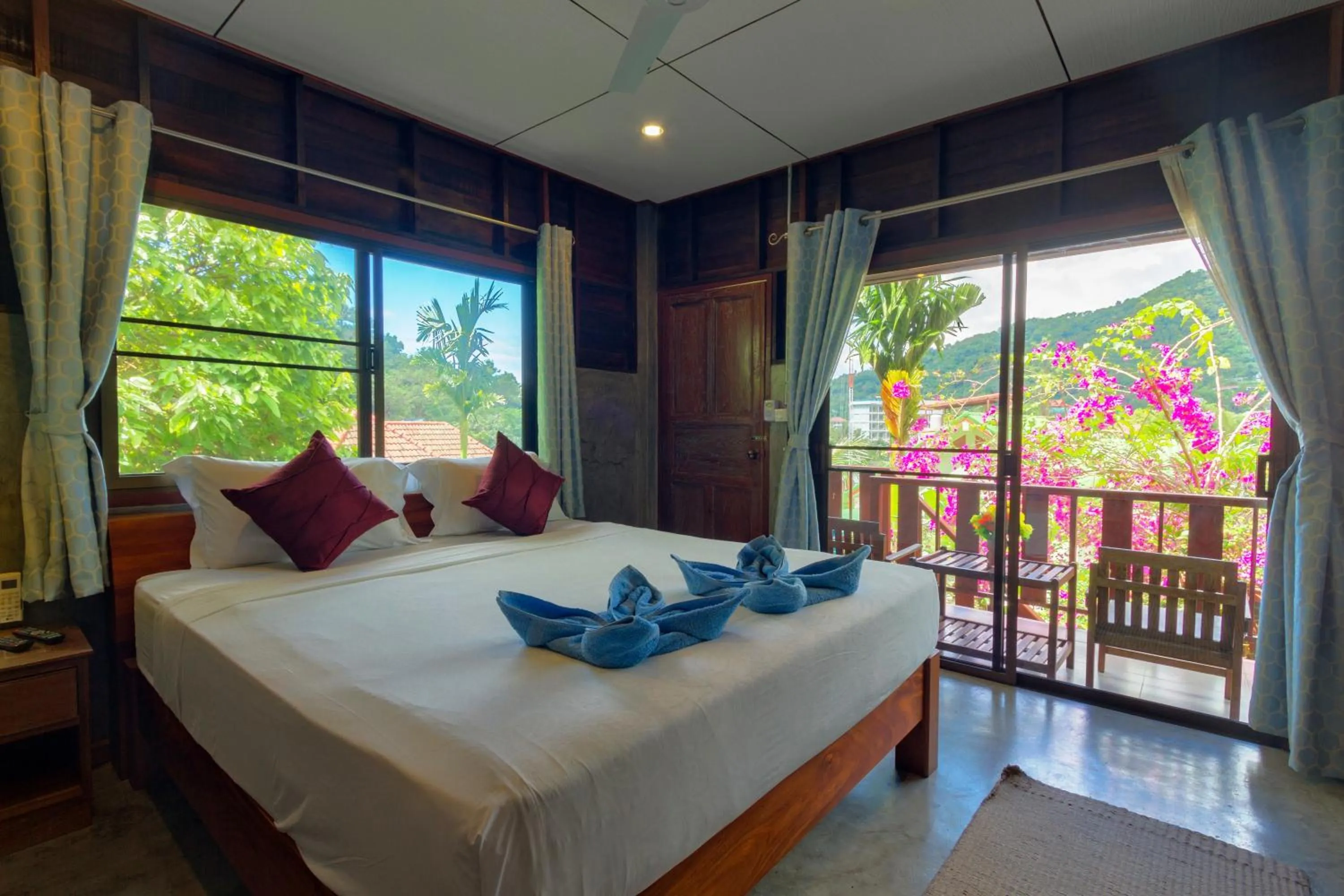 Staff, Bed in Kanya Cozy Bungalows Kata