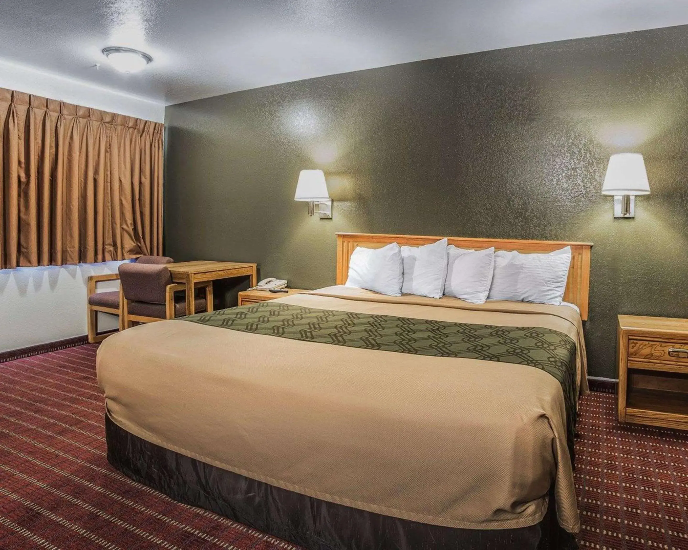 King Room - Accessible/Non-Smoking in Rodeway Inn Hurricane - Zion National Park Area King Room - Accessible/Non-Smoking in Rodeway Inn Hurricane - Zion National Park Area