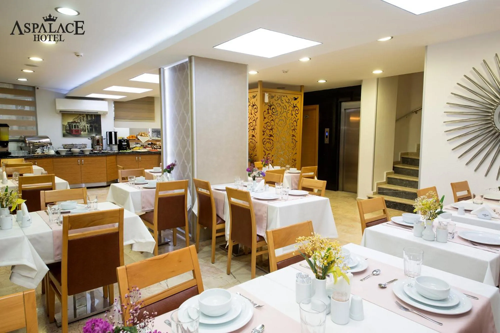 Restaurant/places to eat in Aspalace Hotel The Istanbul Old City