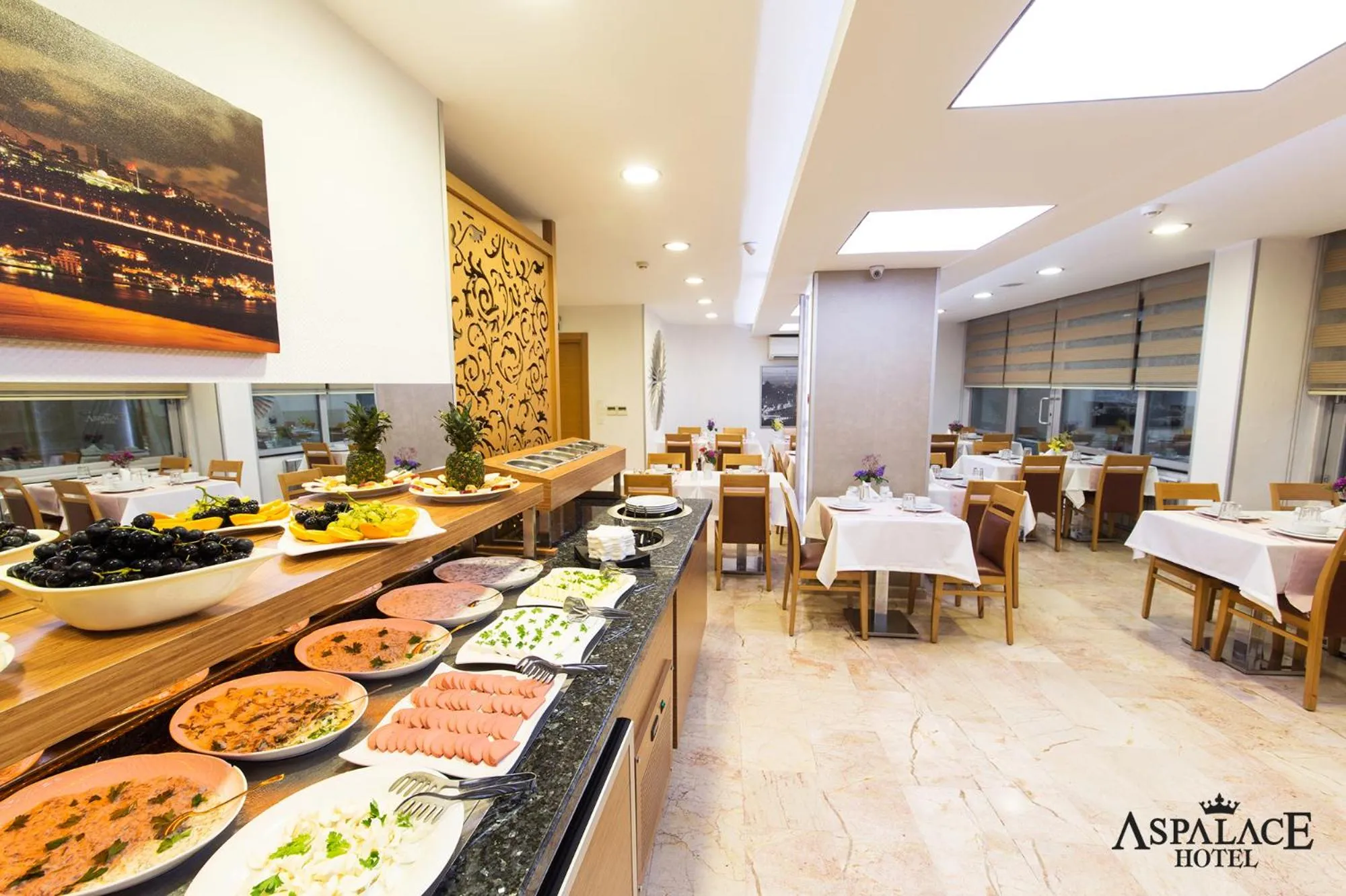 Restaurant/places to eat in Aspalace Hotel The Istanbul Old City