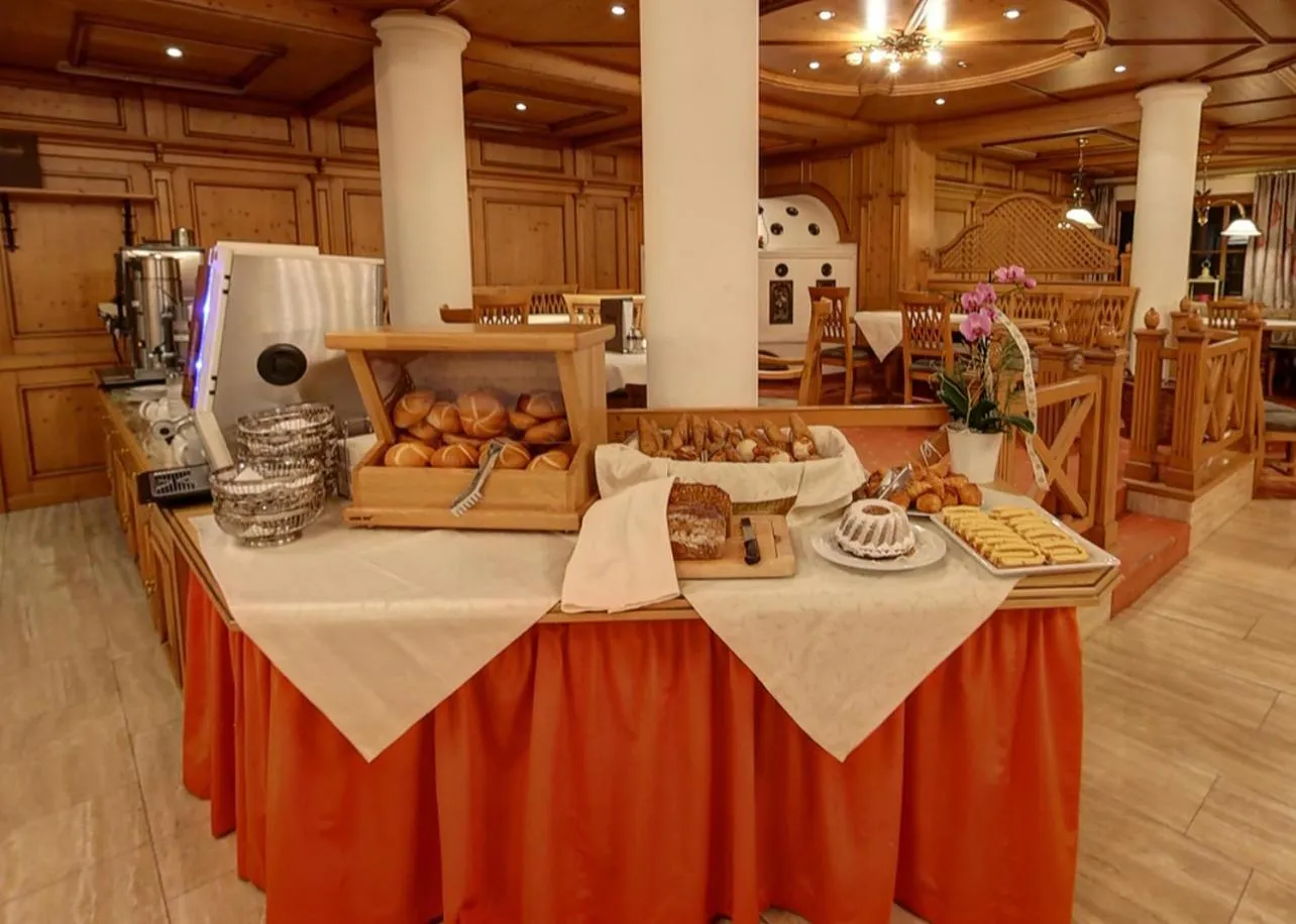 Buffet breakfast in Hotel Unser Unterberg