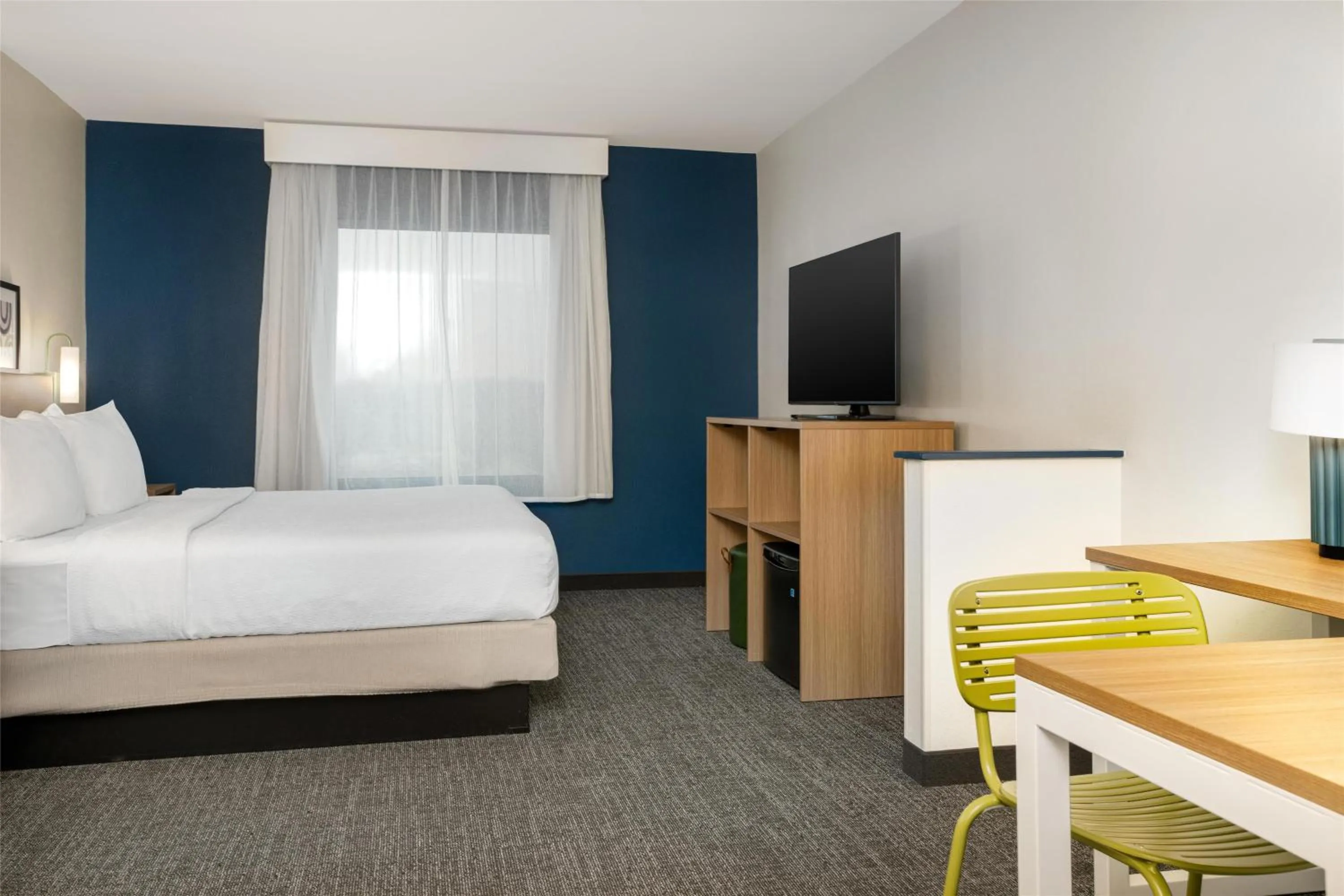 Bed in Spark by Hilton Rahway