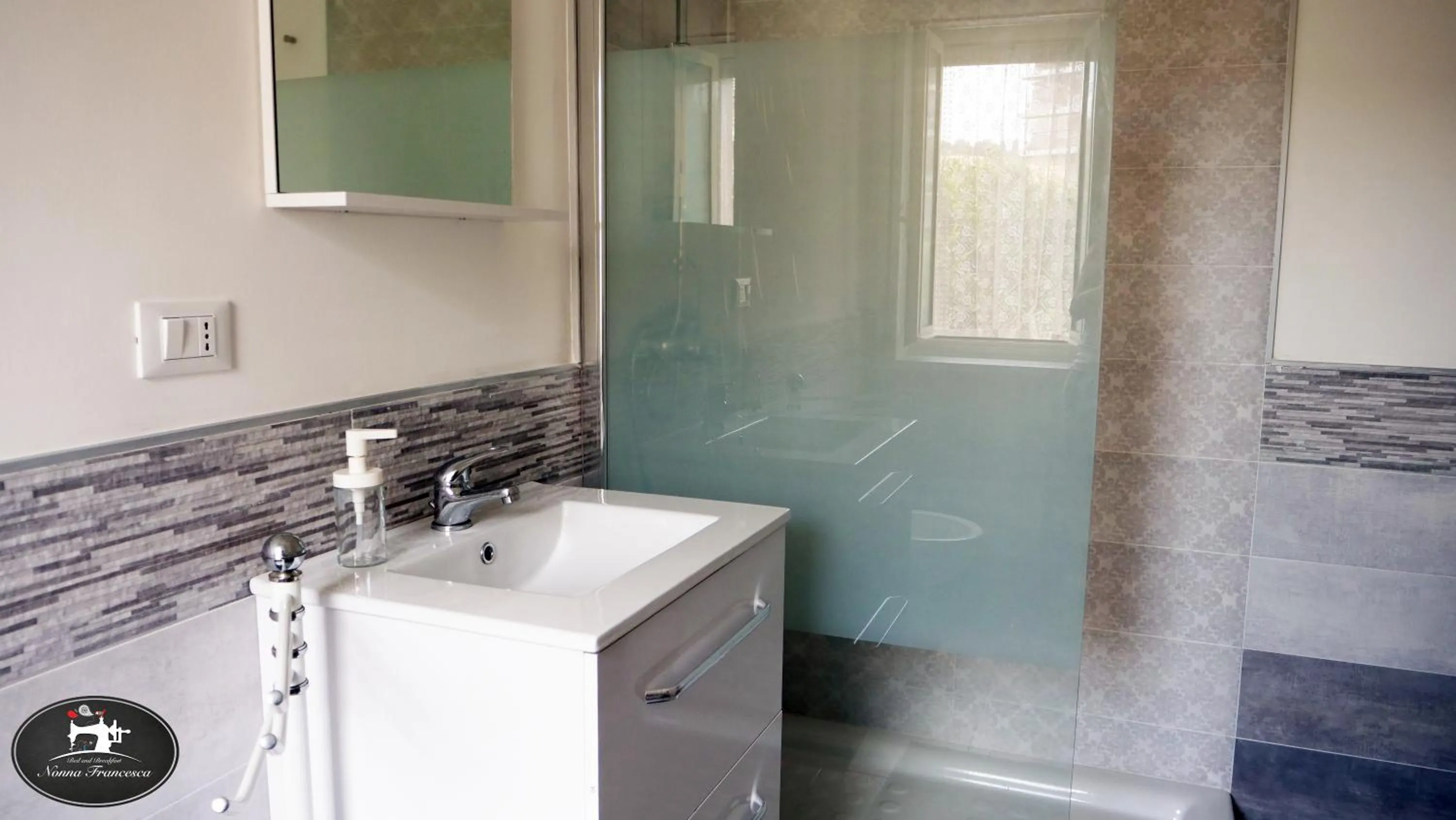 Shower in Nonna Francesca