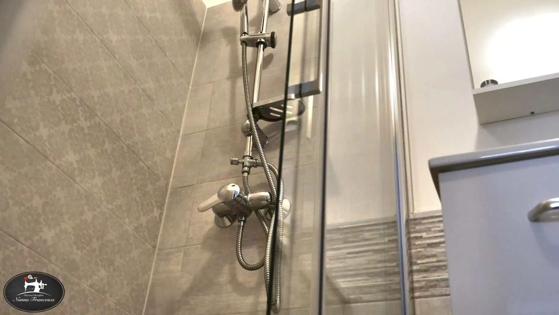 Shower in Nonna Francesca