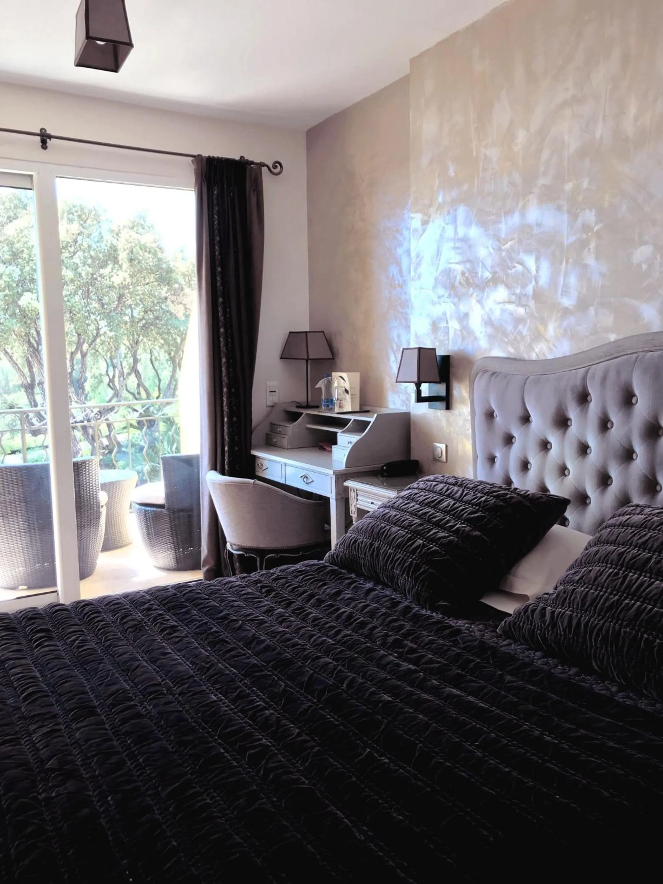 Bed in Hôtel de La Fossette