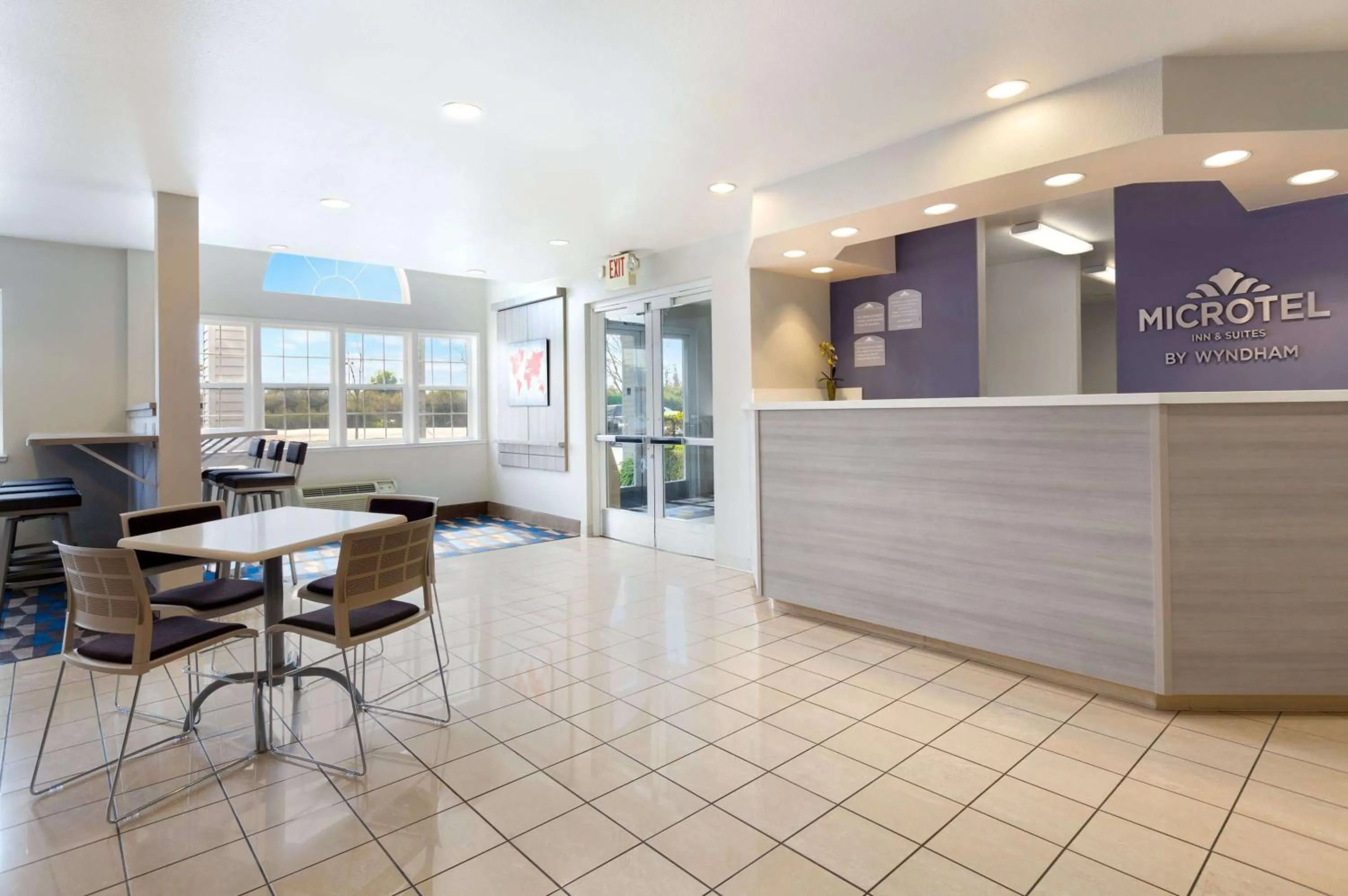 Lobby or reception in Microtel Inn & Suites Modesto