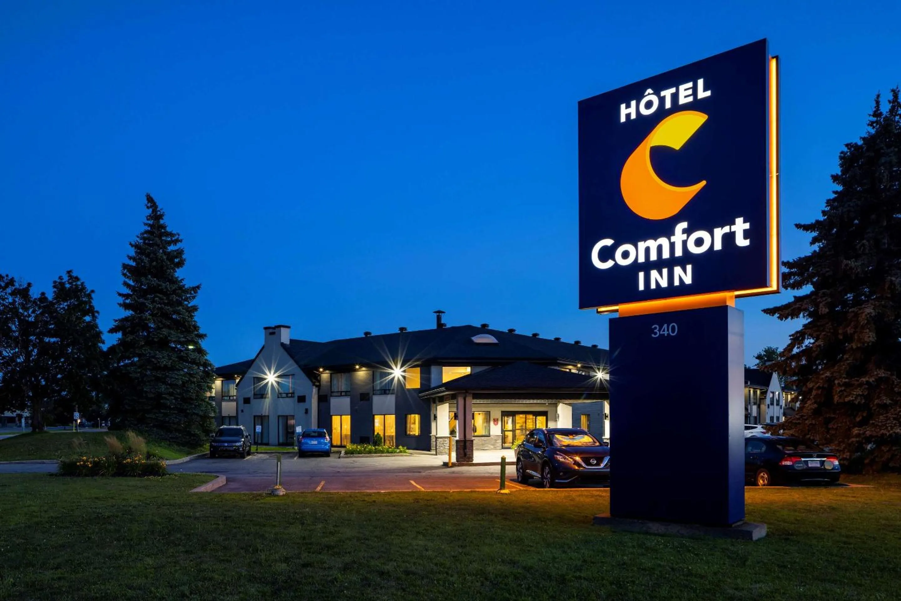 Property building in Comfort Inn Aeroport