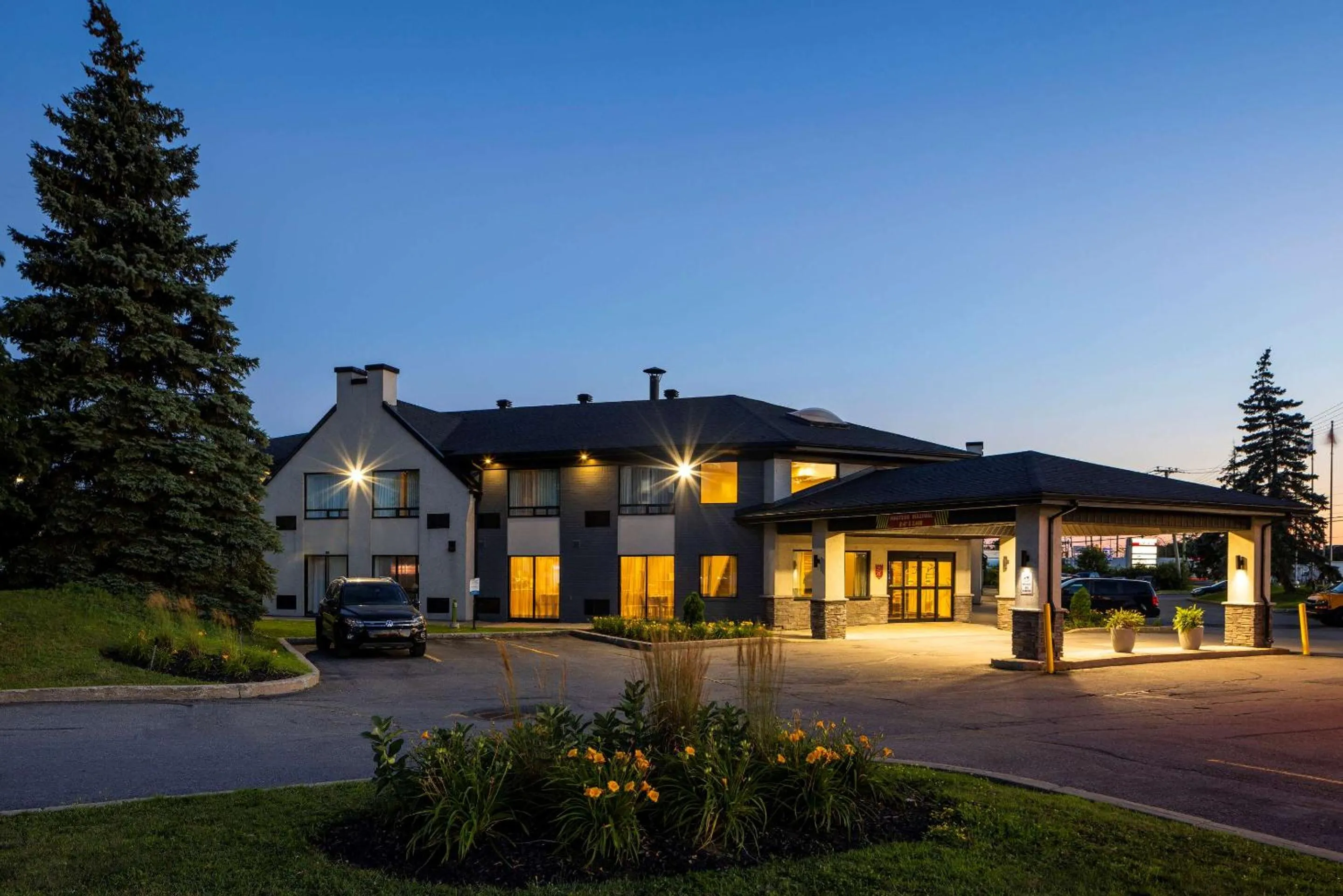 Property building in Comfort Inn Aeroport